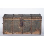 Important Gothic trunk, Spain, XV - XVI century