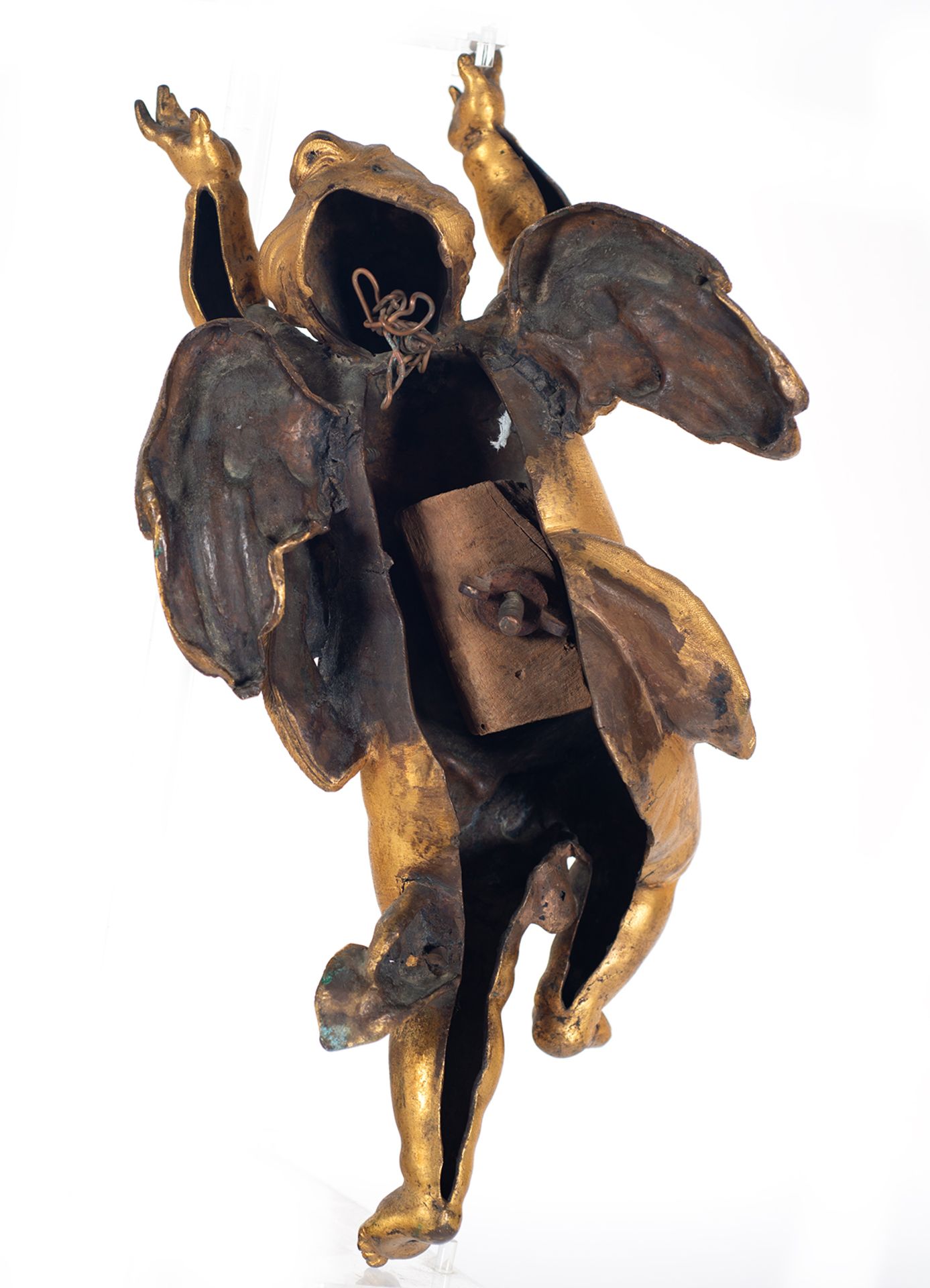 Exceptional pair of angels in gilded bronze, 16th-17th century - Image 11 of 11