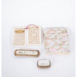 Set of card holder and other objects in mother-of-pearl 19th century