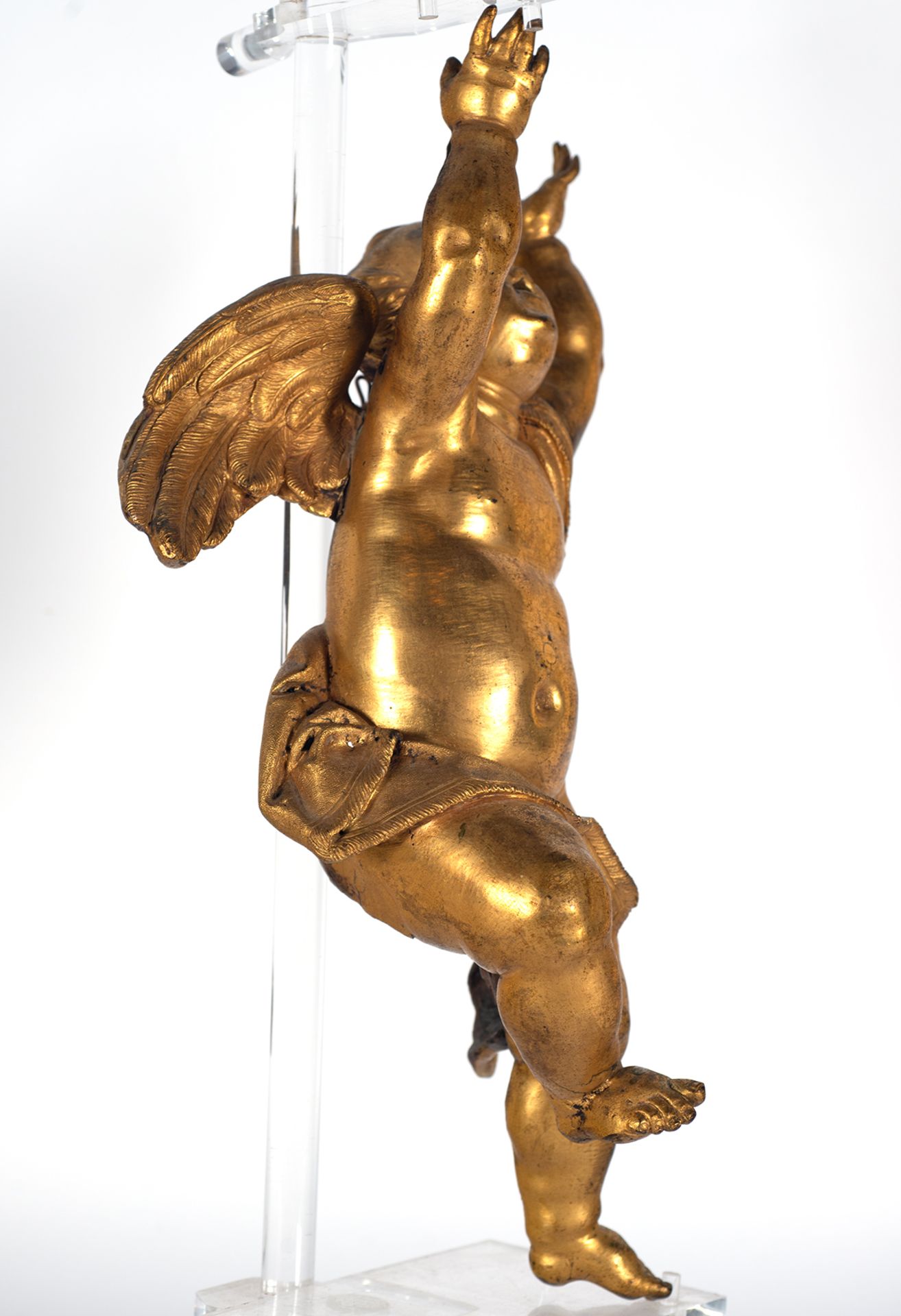 Exceptional pair of angels in gilded bronze, 16th-17th century - Image 8 of 11
