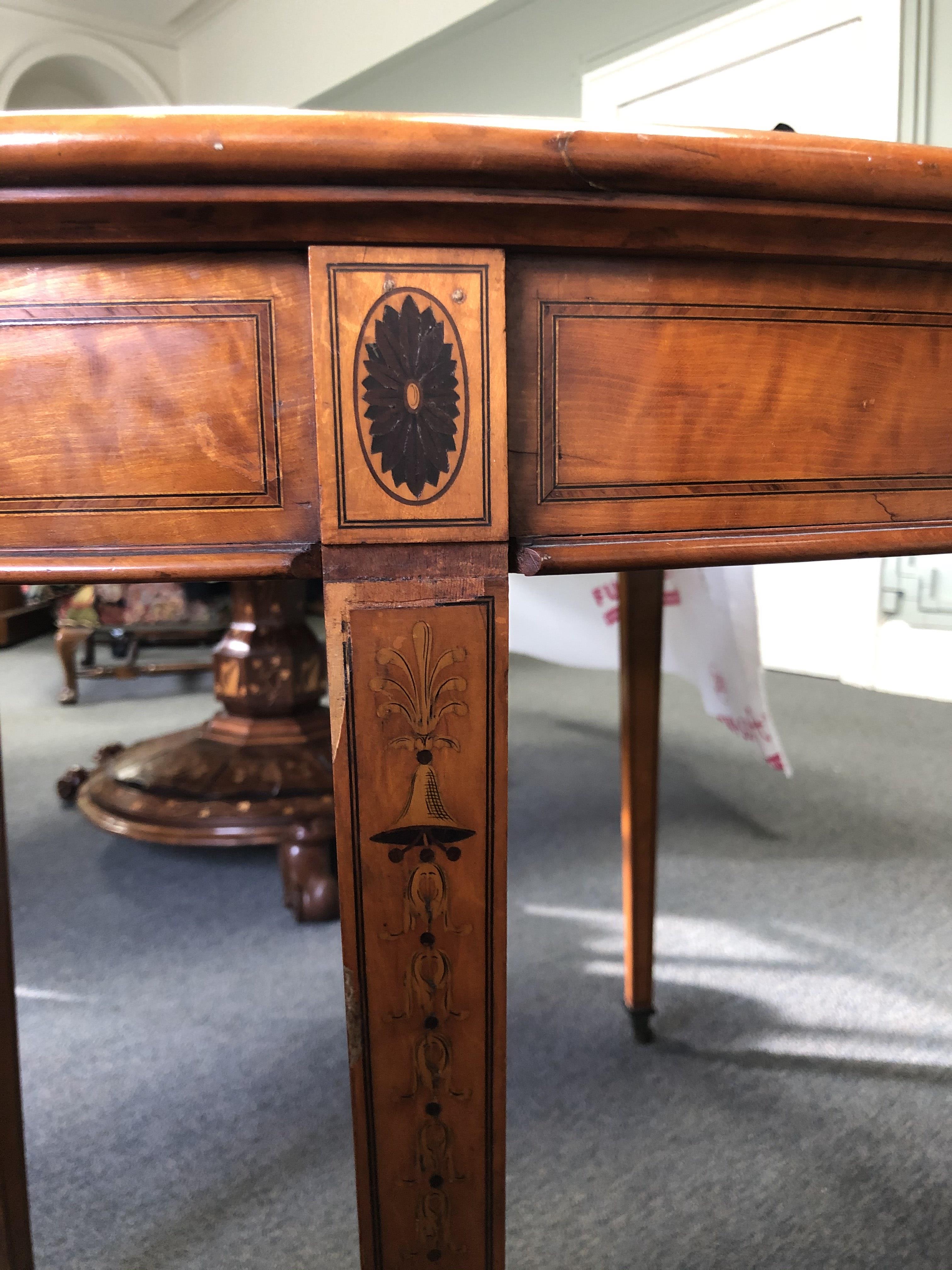 Painted and inlaid satinwood table. Circa 1890/1900 - Image 5 of 5