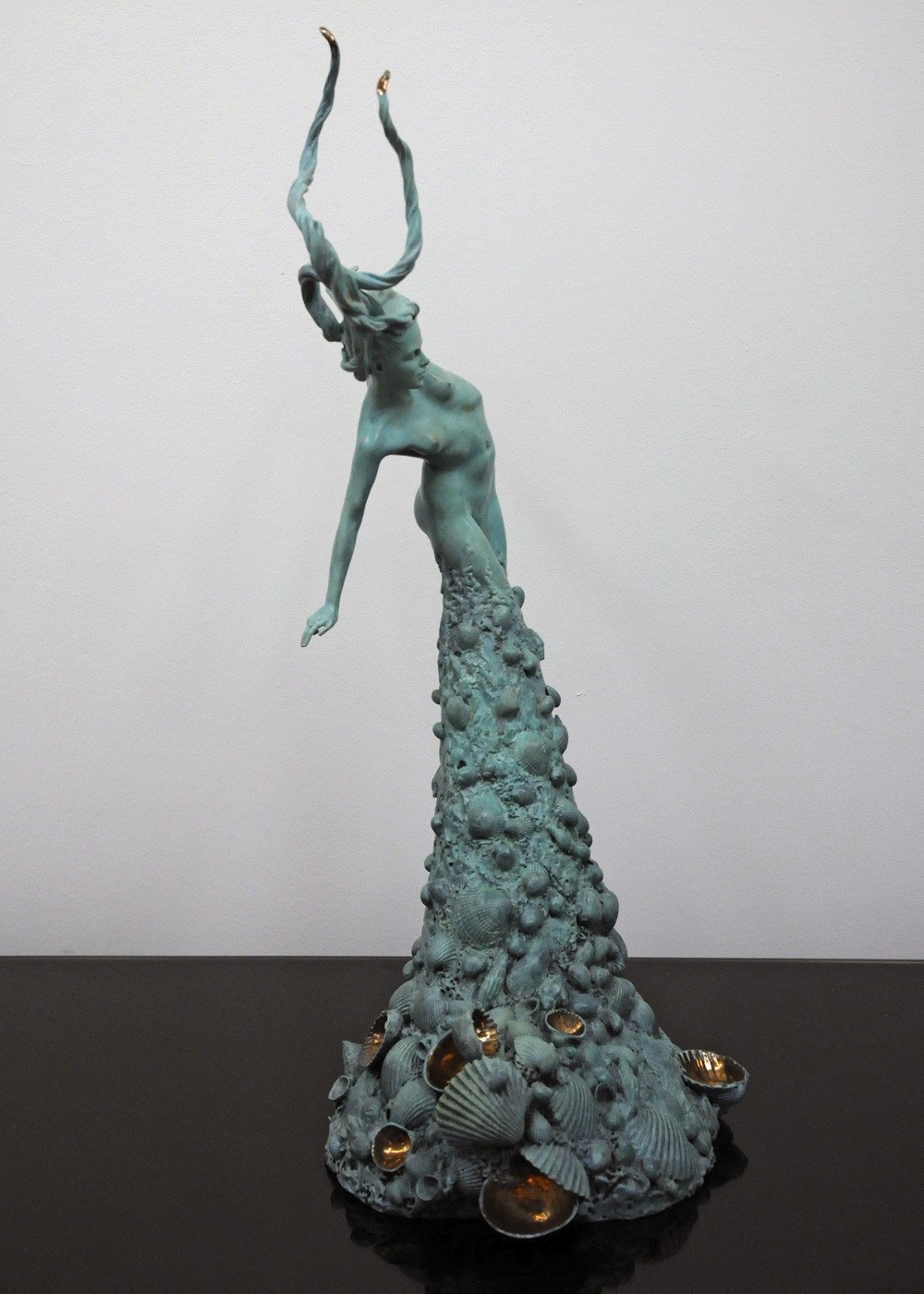 Carl Payne (born 1969) 'Venus' 6/9 bronze sculpture . - Image 3 of 4