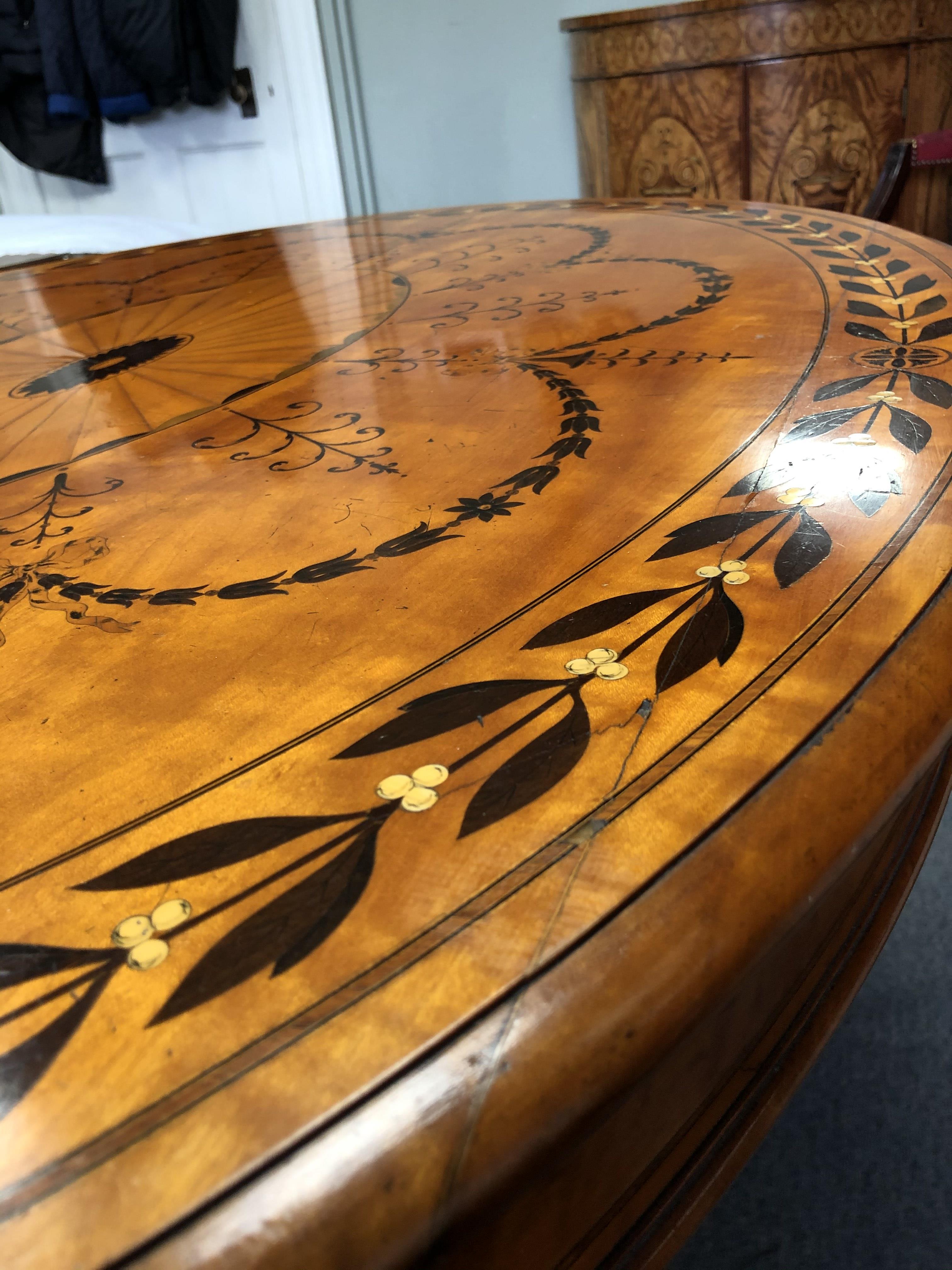 Painted and inlaid satinwood table. Circa 1890/1900 - Image 3 of 5