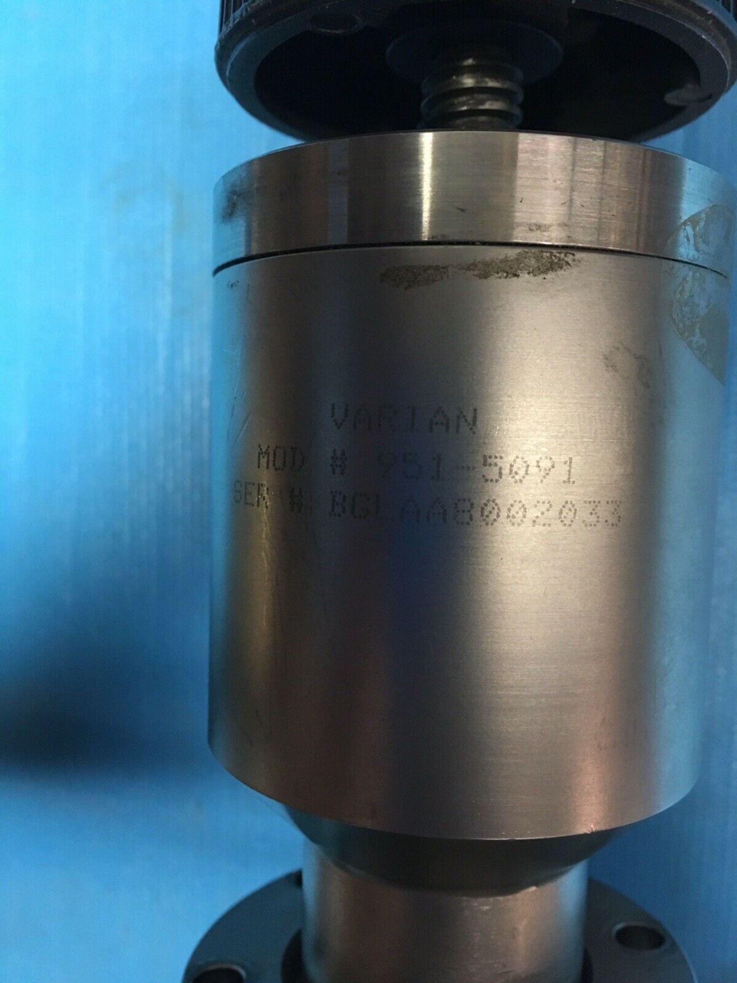 VARIAN HIGH VACUUM RIGHT ANGLE VALVE - Image 4 of 4