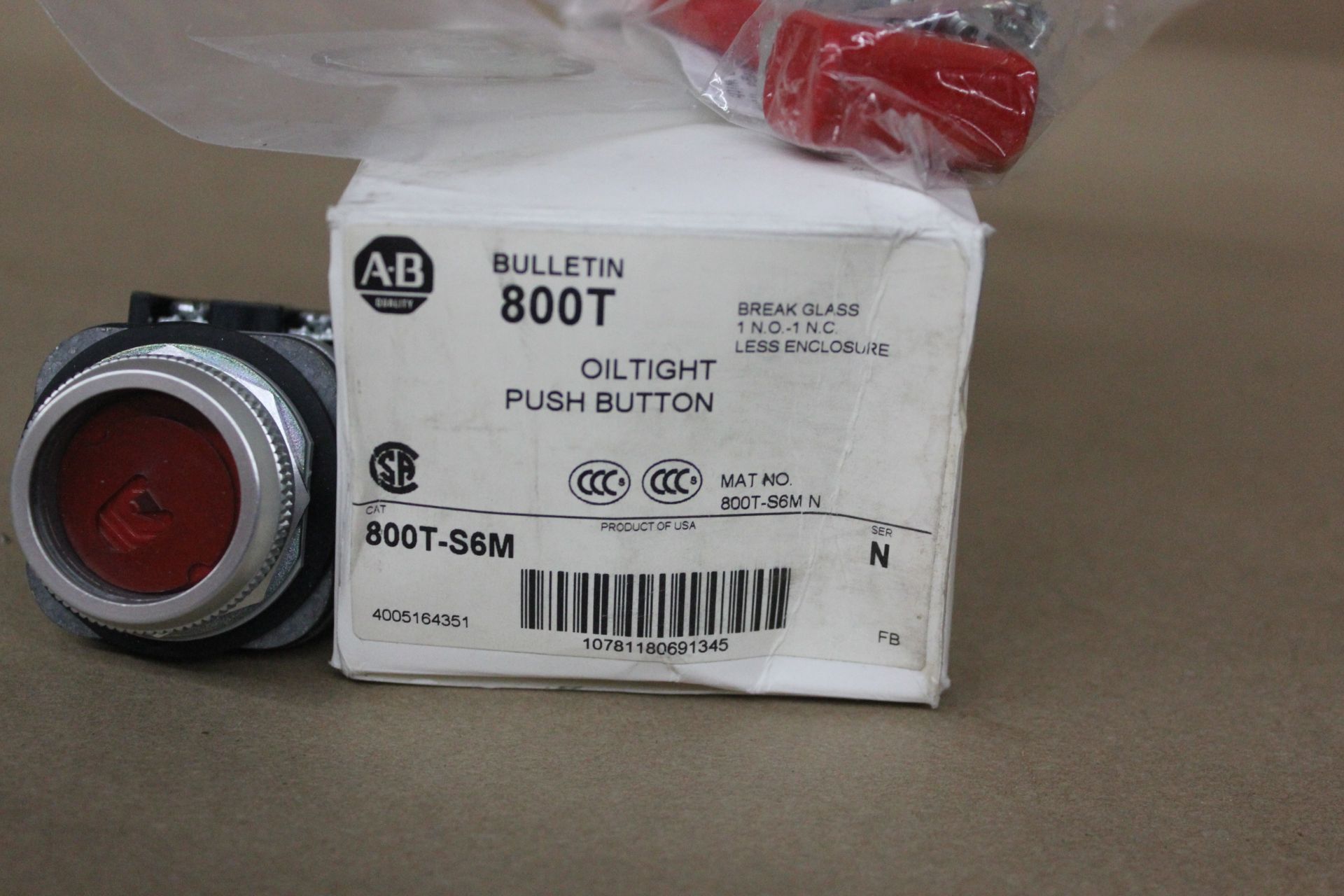 NEW ALLEN BRADLEY OILTIGHT PUSHBUTTON - Image 2 of 6