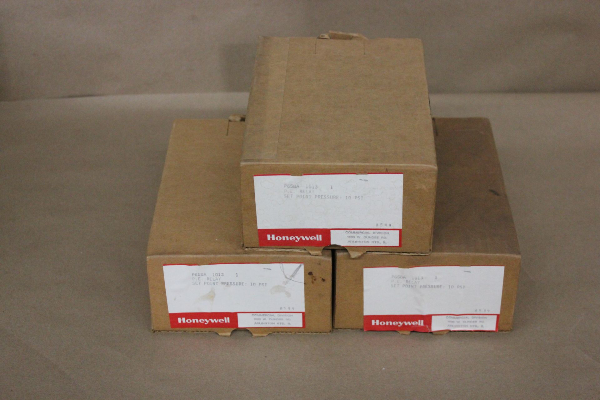 LOT OF NEW HONEYWELL P.E RELAYS