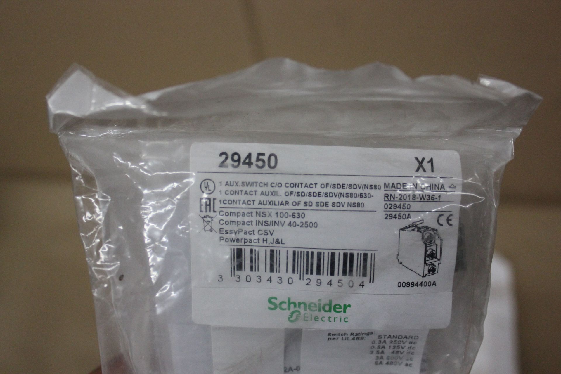 LOT OF NEW SCHNEIDER ELECTRIC AUXILIARY CONTACTS - Image 6 of 6