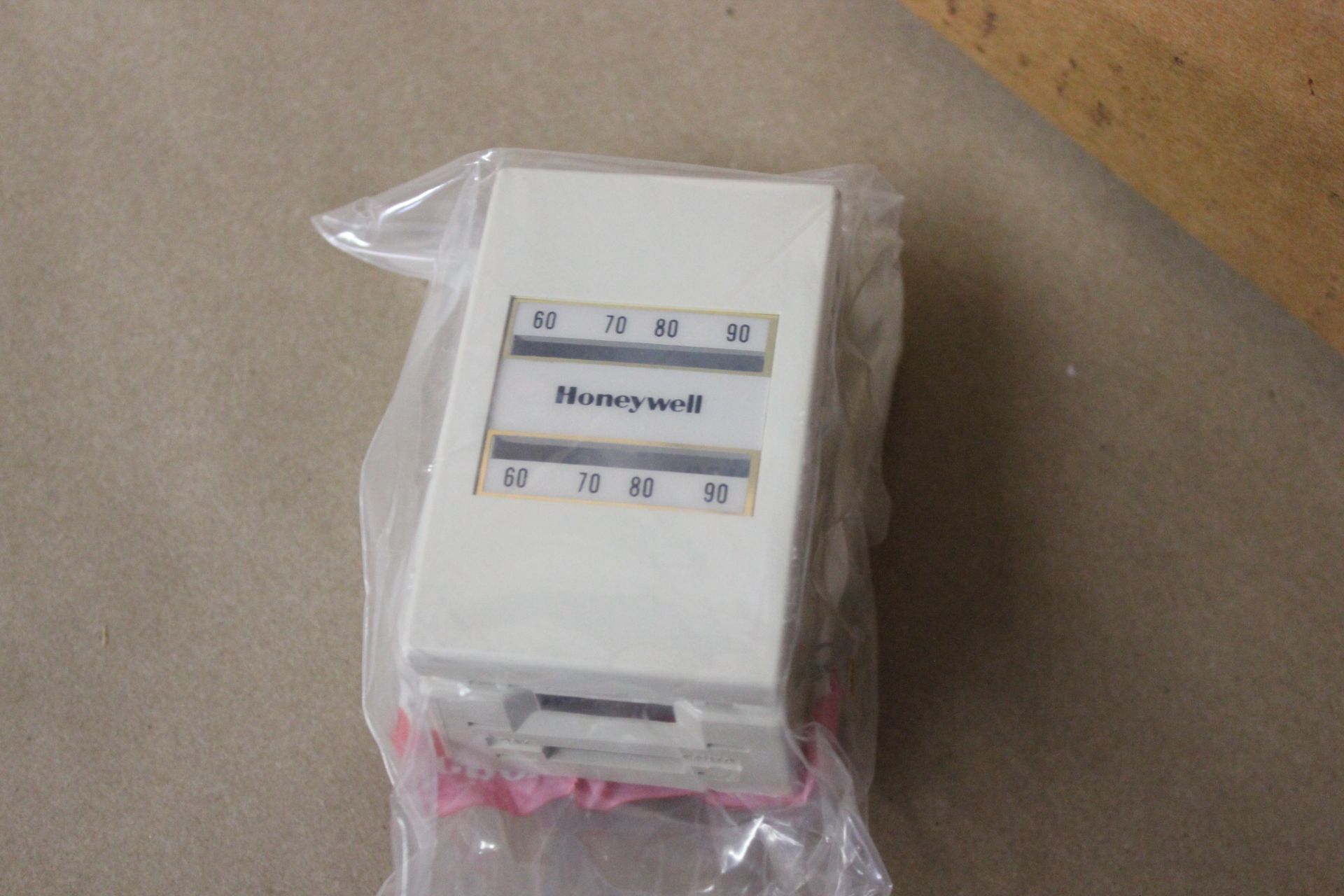 LOT OF NEW HONEYWELL THERMOSTAT COVERS - Image 4 of 5