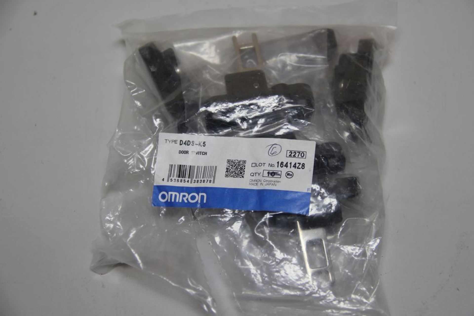 LOT OF NEW OMRON SAFETY DOOR SWITCH ACTUATORS