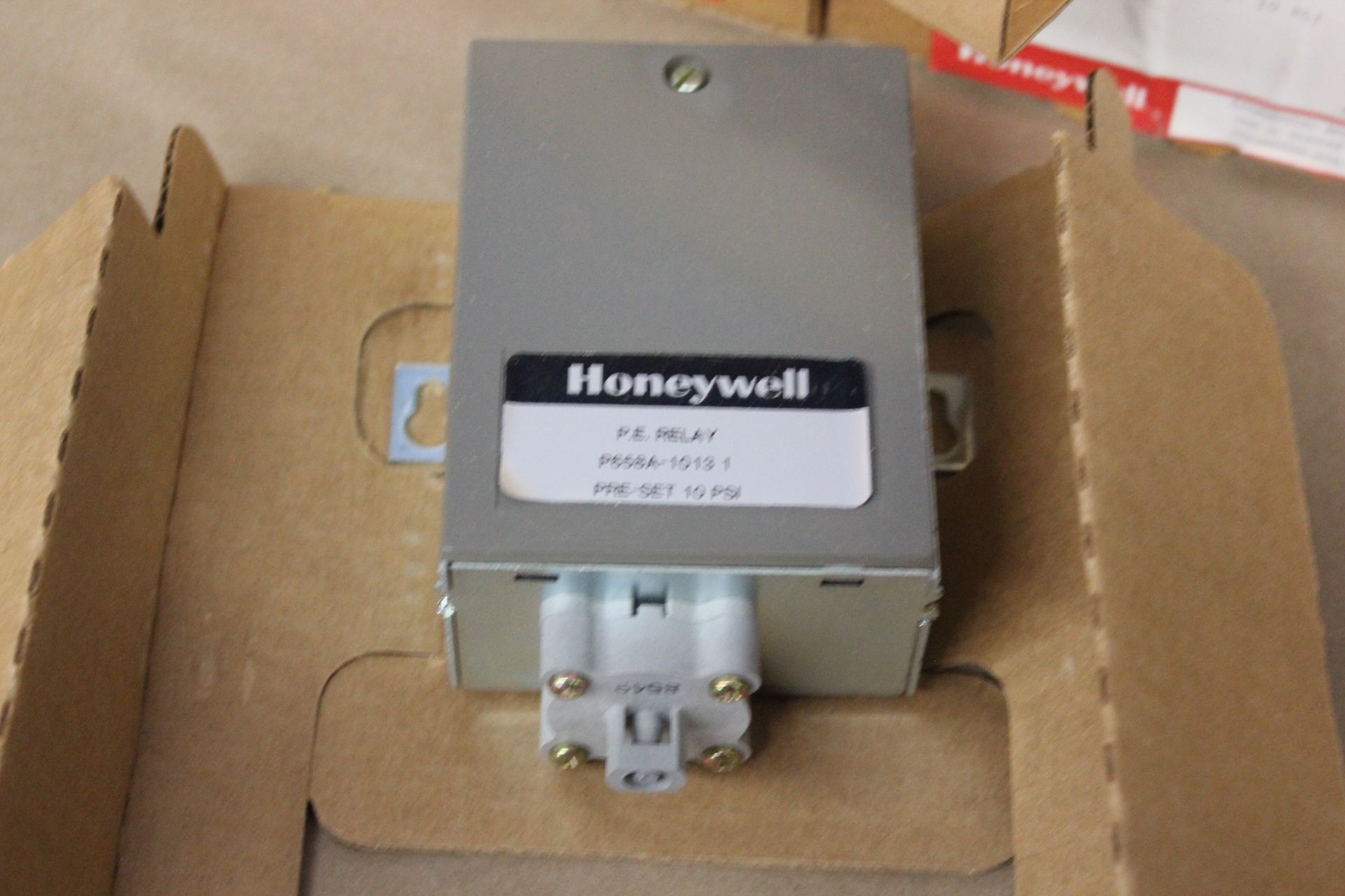 LOT OF NEW HONEYWELL P.E RELAYS - Image 4 of 4