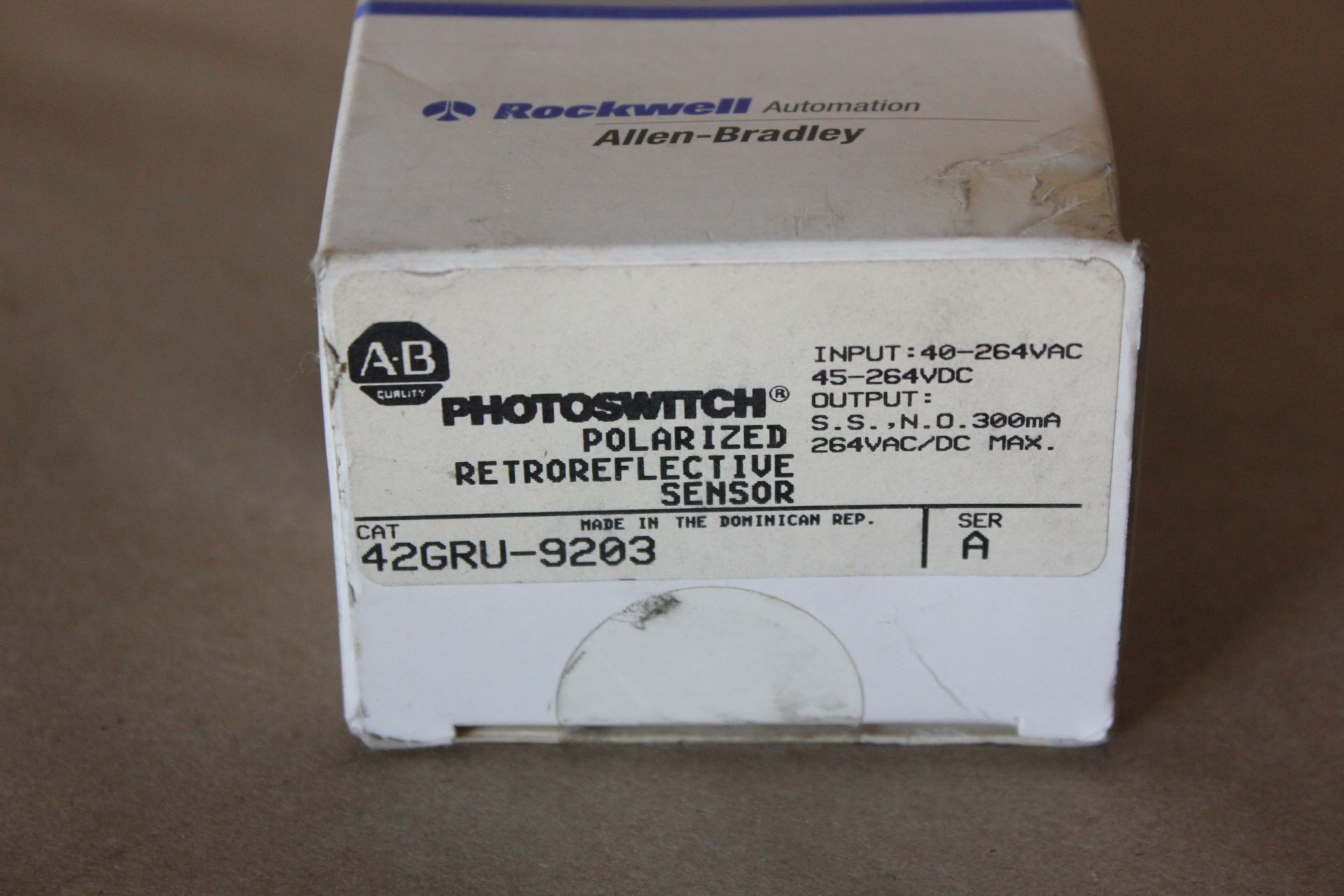 NEW ALLEN BRADLEY PHOTOSWITCH SENSOR - Image 2 of 3