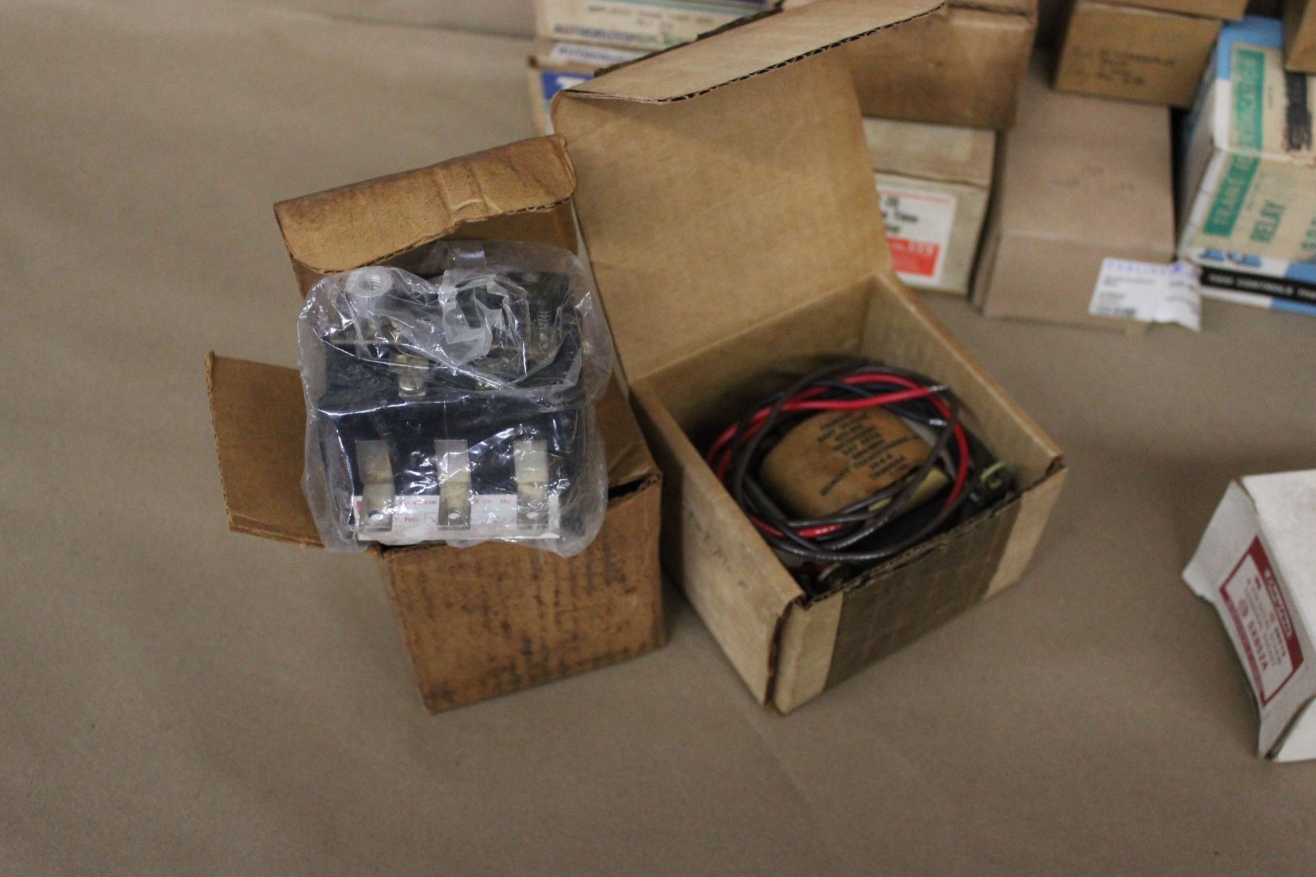 LOT OF NEW INDUSTRIAL PARTS - Image 9 of 13