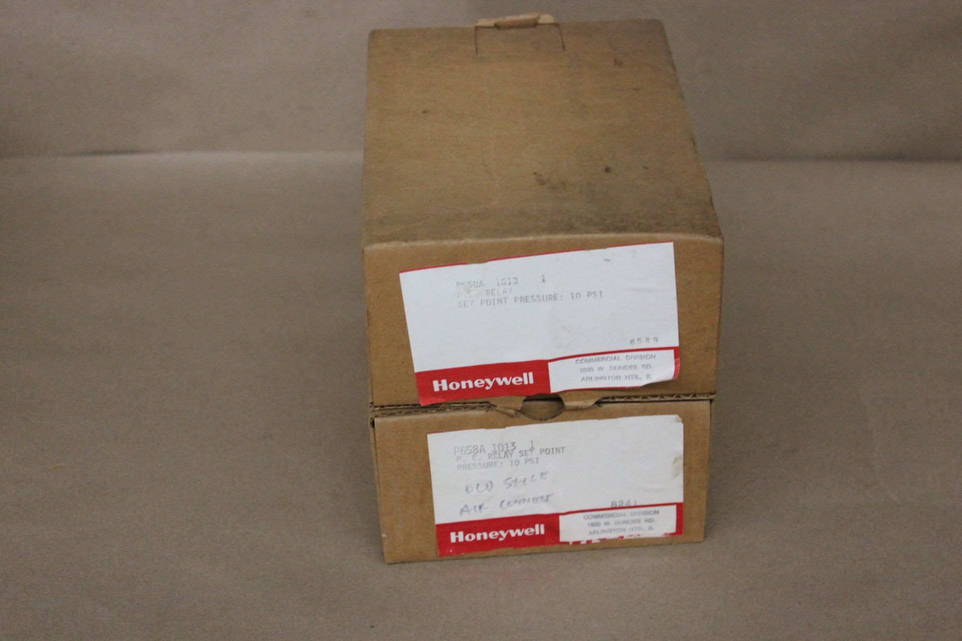 LOT OF NEW HONEYWELL P.E RELAYS