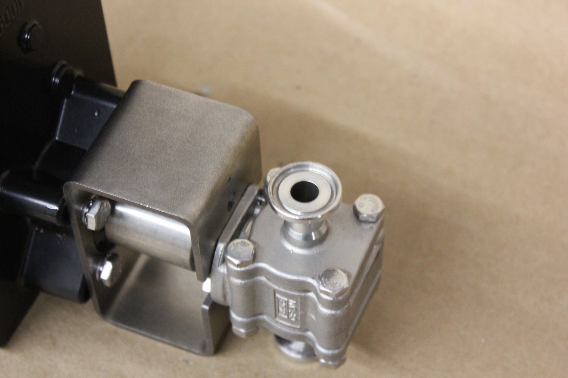 SHARPE STAINLESS STEEL BALL VALVE WITH ACTUATOR - Image 4 of 6