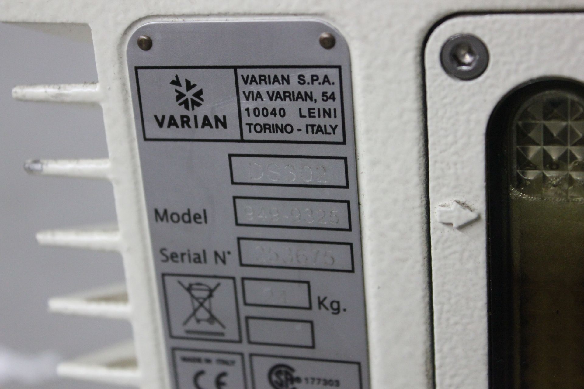 VARIAN VACUUM PUMP - Image 8 of 9