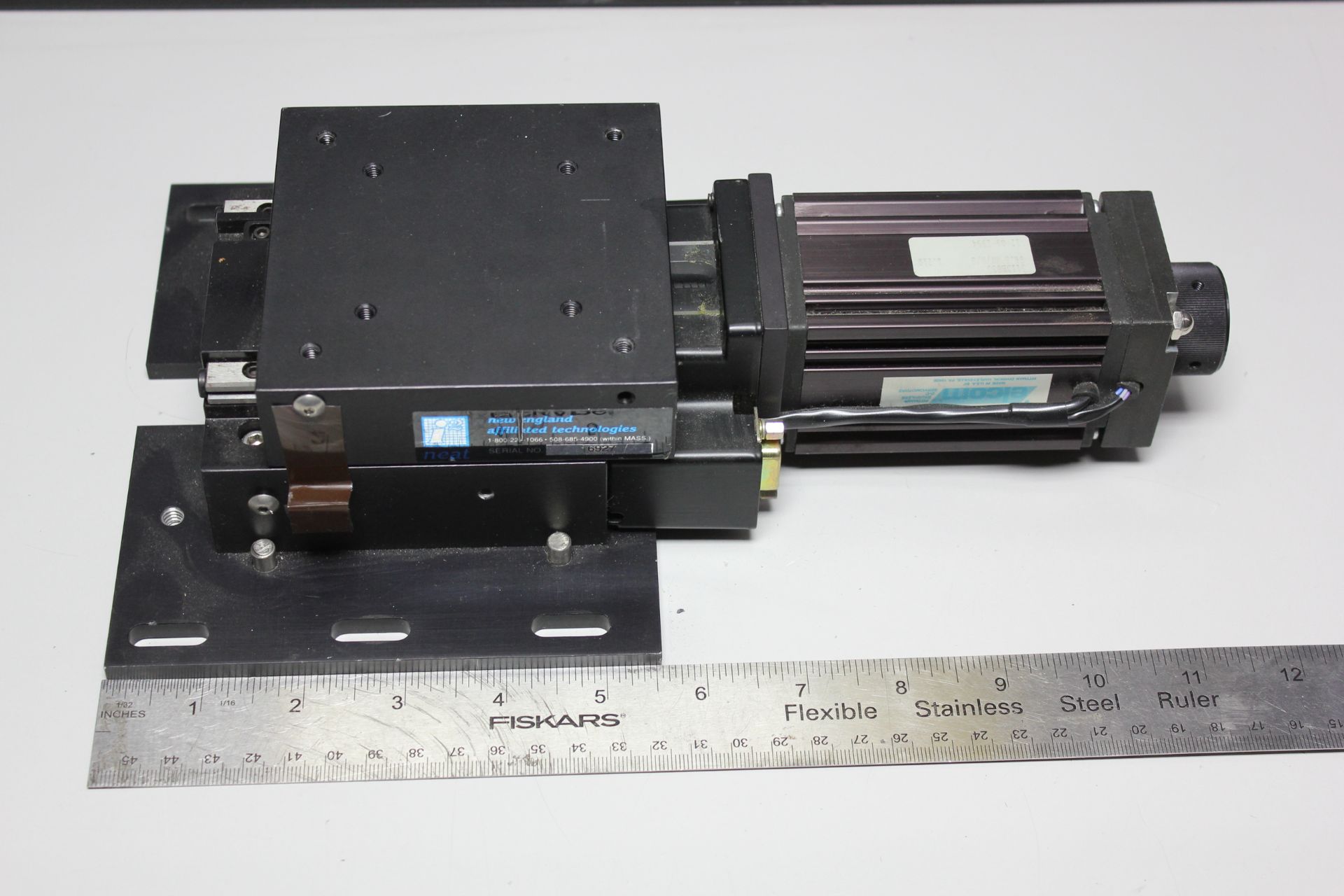 NEAT LINEAR STAGE WITH ELCOM BRUSHLESS SERVO MOTOR