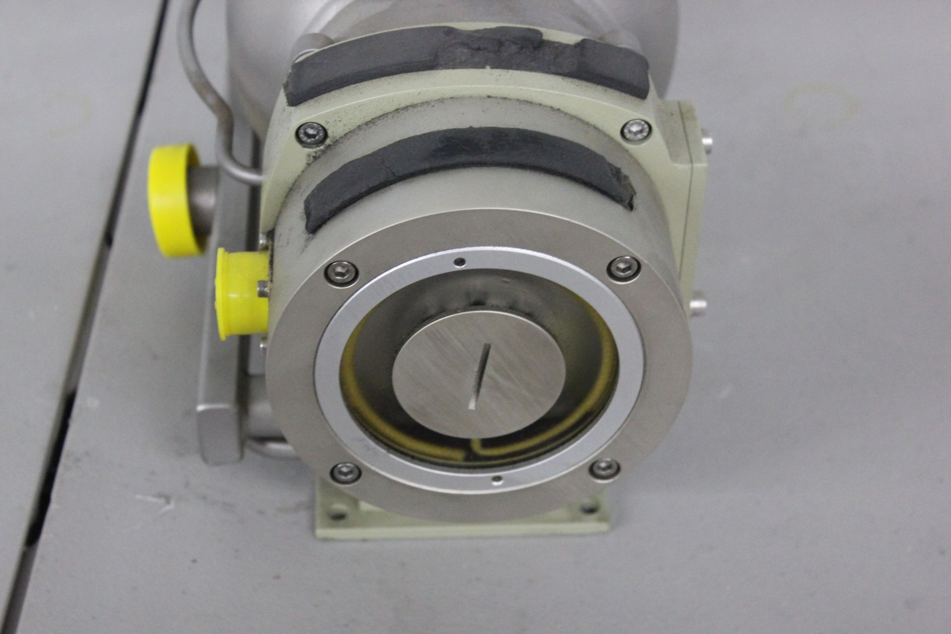 PFEIFFER BALZERS TURBO MOLECULAR VACUUM PUMP - Image 2 of 6