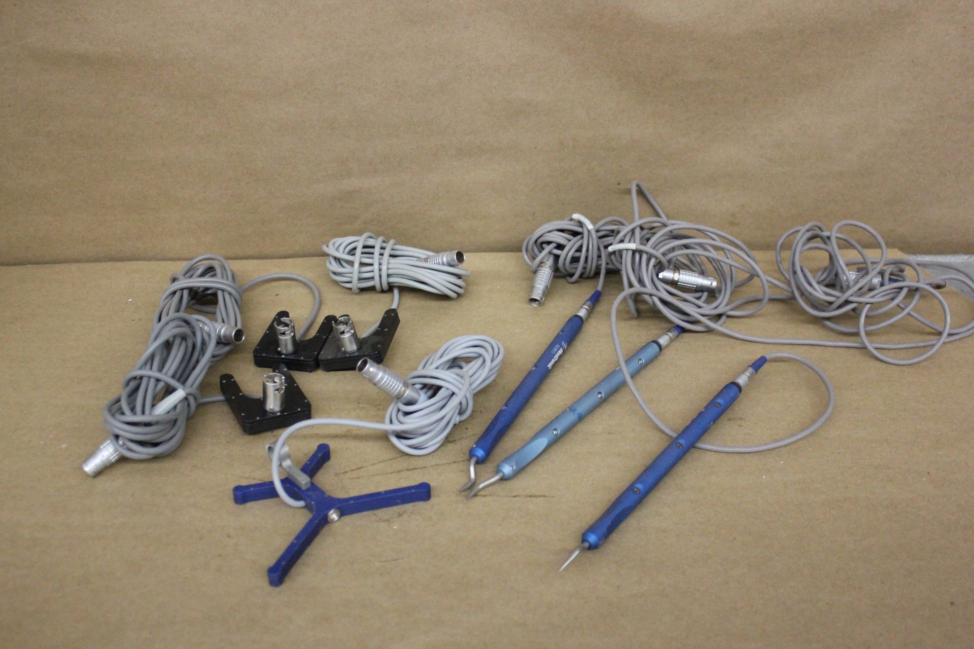 LOT OF MEDTRONIC MEDICAL INSTRUMENTS