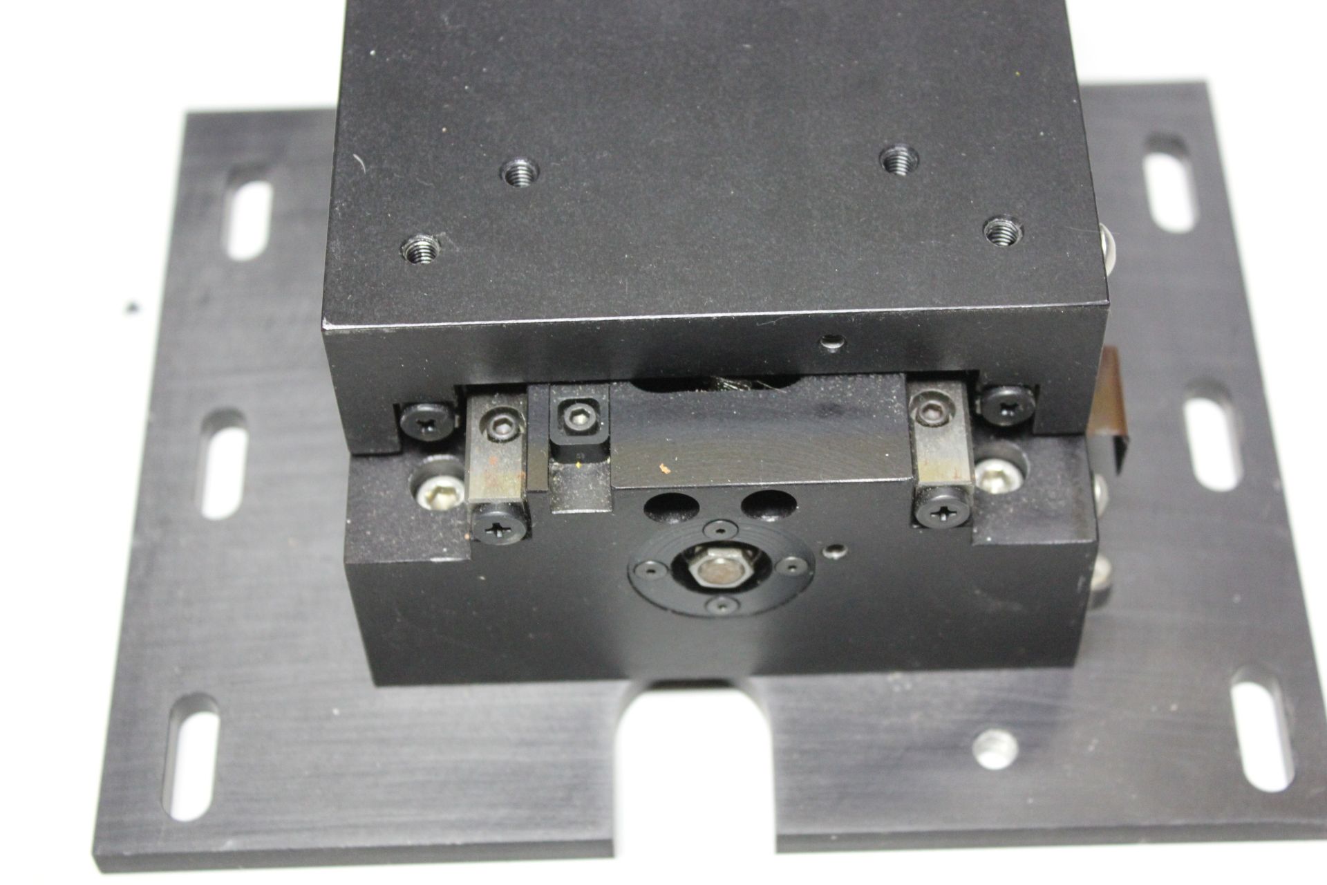 NEAT LINEAR STAGE WITH ELCOM BRUSHLESS SERVO MOTOR - Image 7 of 8