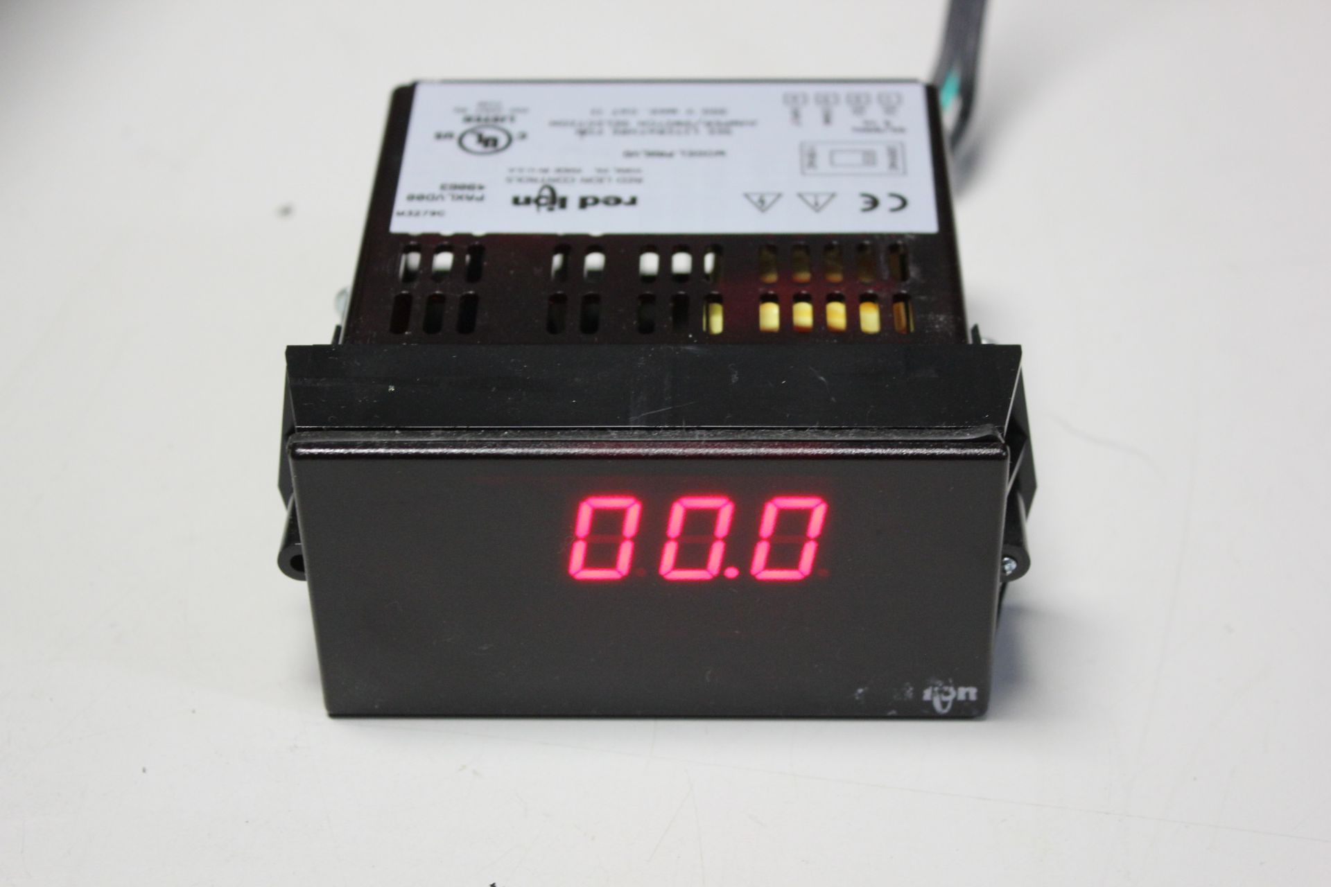 RED LION DIGITAL VOLT PANEL METER - Image 3 of 3