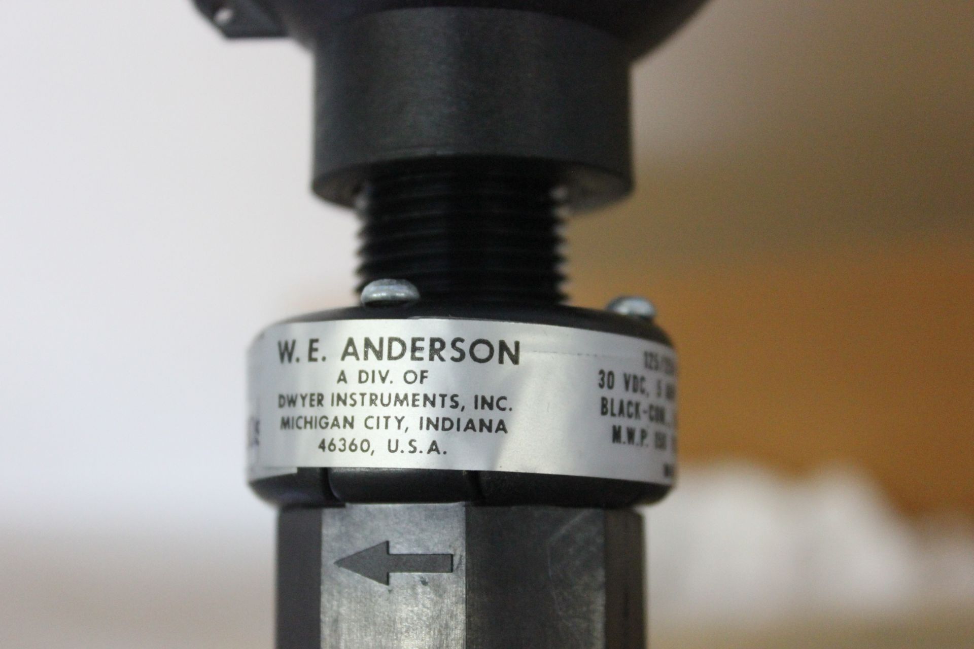 NEW WE ANDERSON DWYER VANE OPERATED FLOW SWITCH - Image 5 of 7