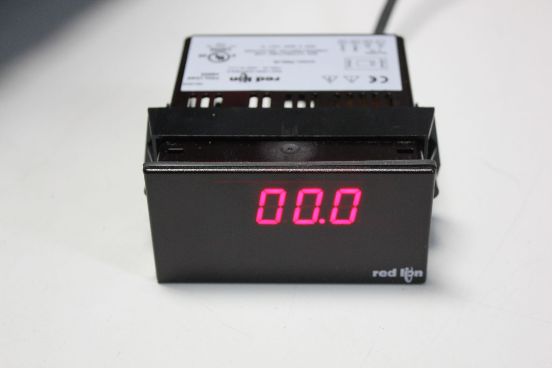 RED LION DIGITAL VOLT PANEL METER - Image 3 of 3