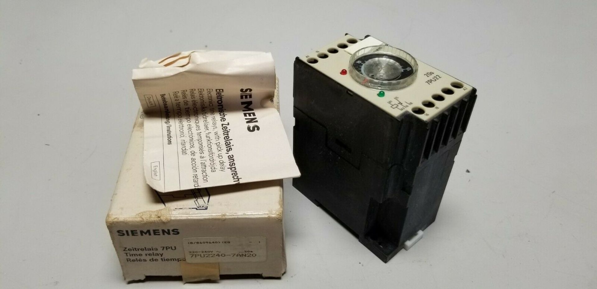 NEW SIEMENS 20S TIME RELAY