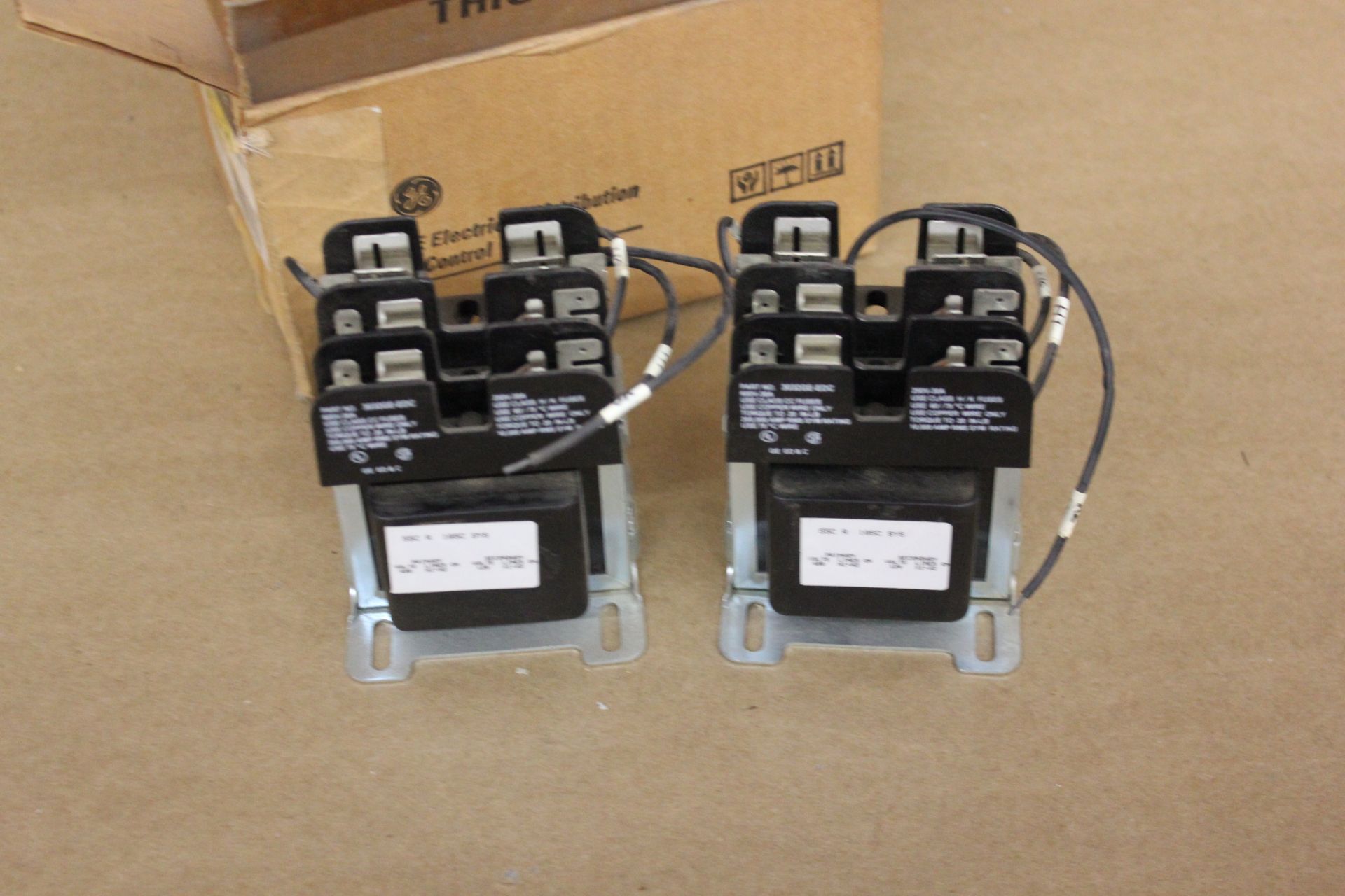 LOT OF NEW GE CORE & COIL TRANSFORMERS - Image 4 of 5