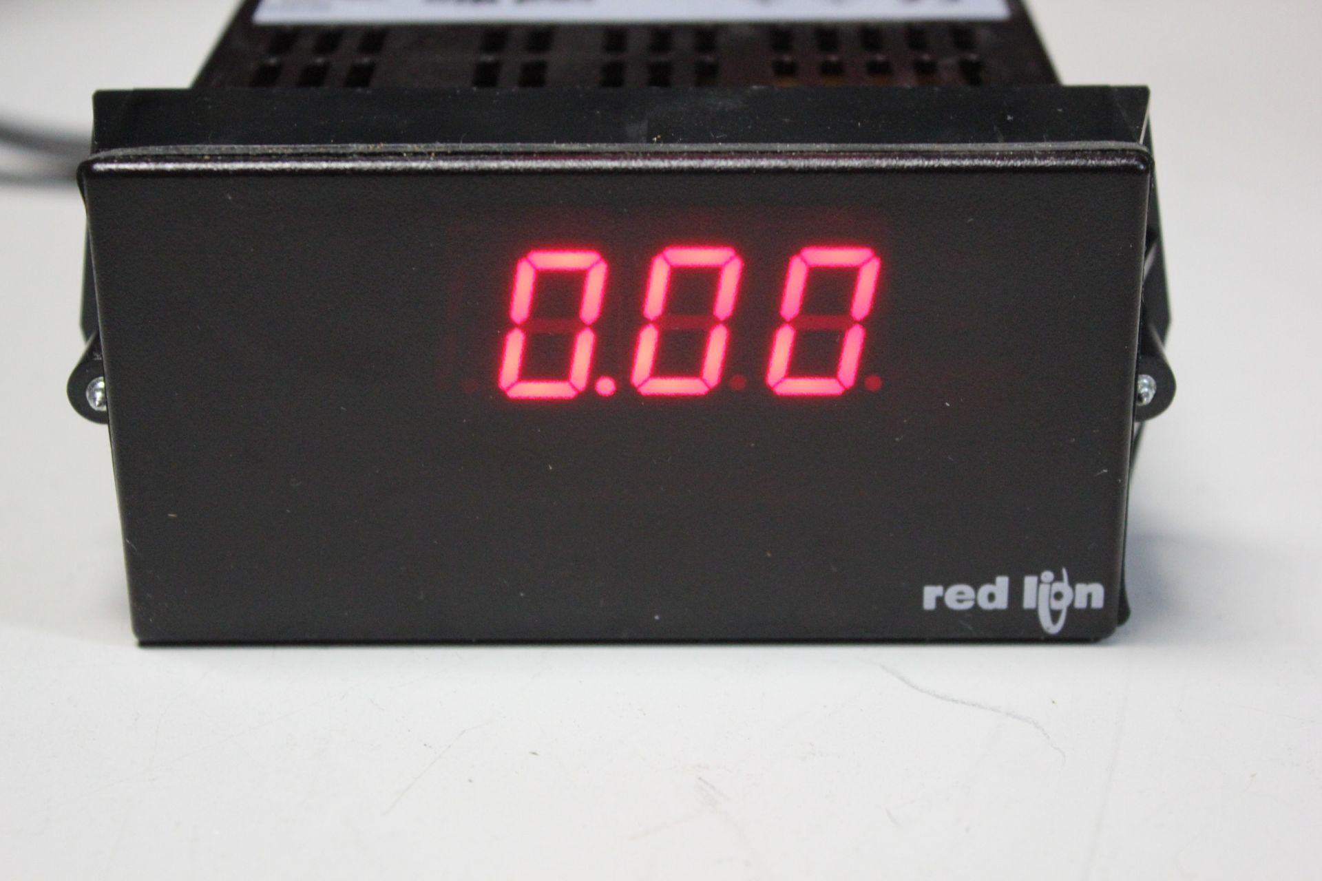 RED LION DIGITAL VOLT PANEL METER - Image 3 of 3