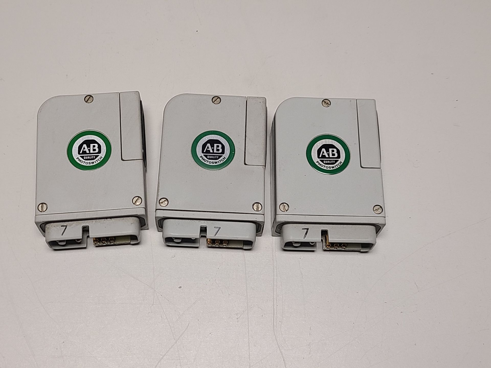 LOT OF ALLEN BRADLEY PHOTOSWITCHES