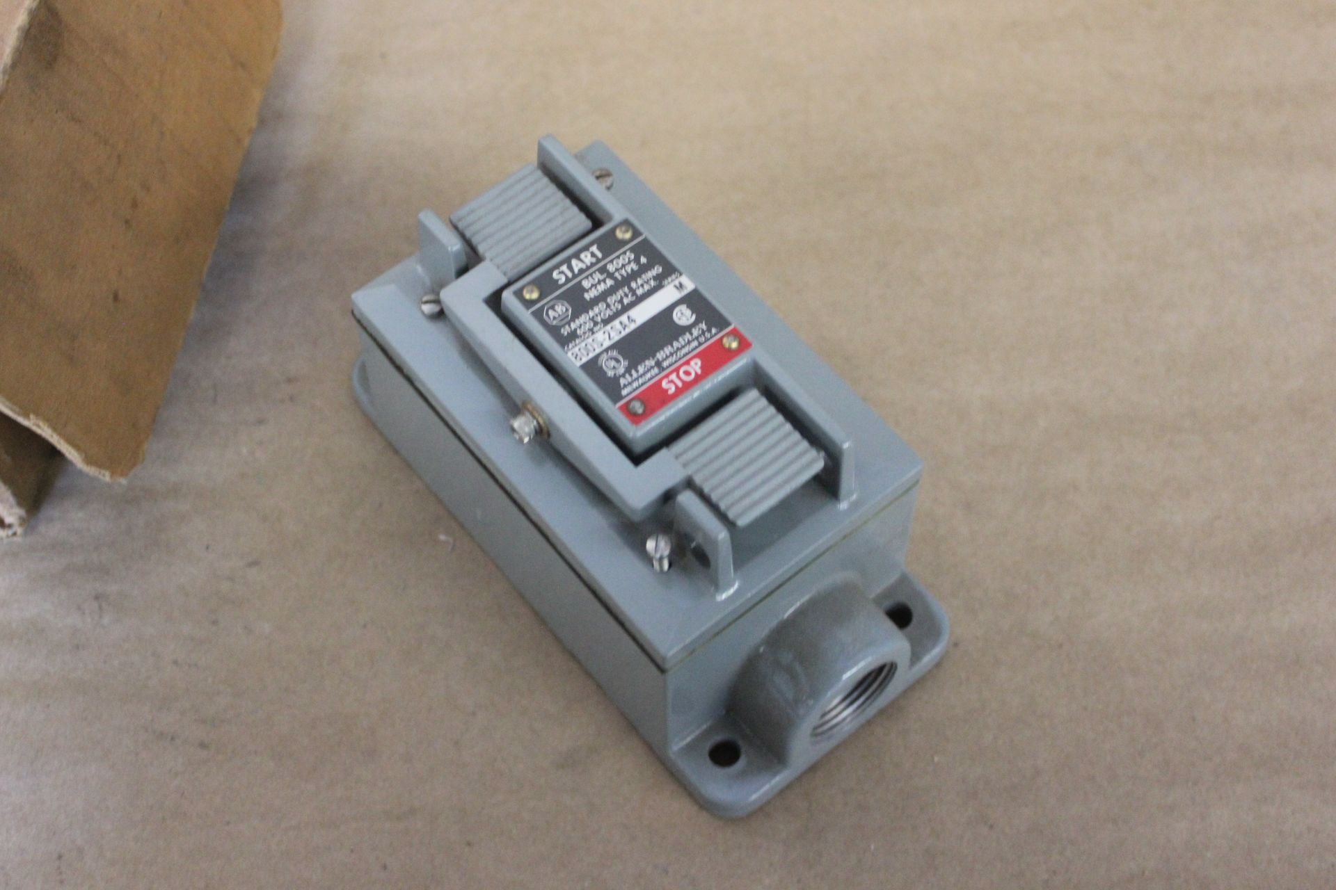 NEW ALLEN BRADLEY STANDARD DUTY PUSH BUTTON - Image 2 of 3