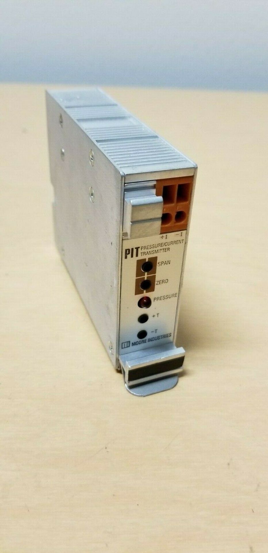 MOORE INDUSTRIES PIT PRESSURE/CURRENT TRANSMITTER