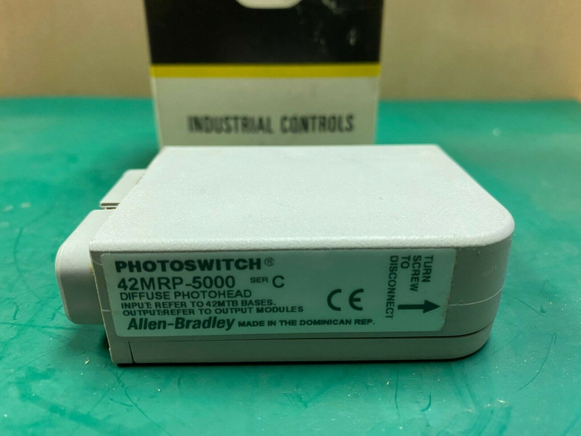 NEW ALLEN-BRADLEY PHOTOSWITCH DIFFUSE PHOTOHEAD - Image 3 of 3