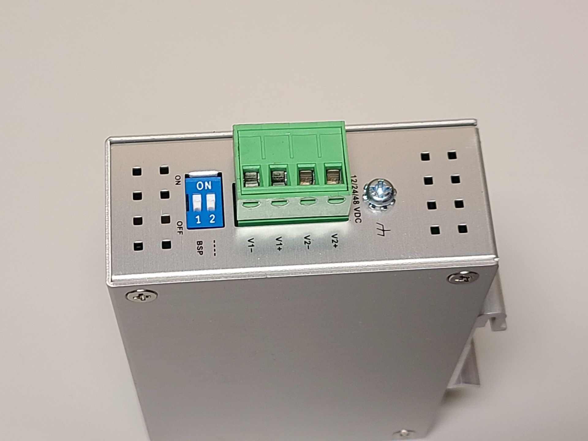 MOXA INDUSTRIAL ETHERNET SWITCH - Image 2 of 3