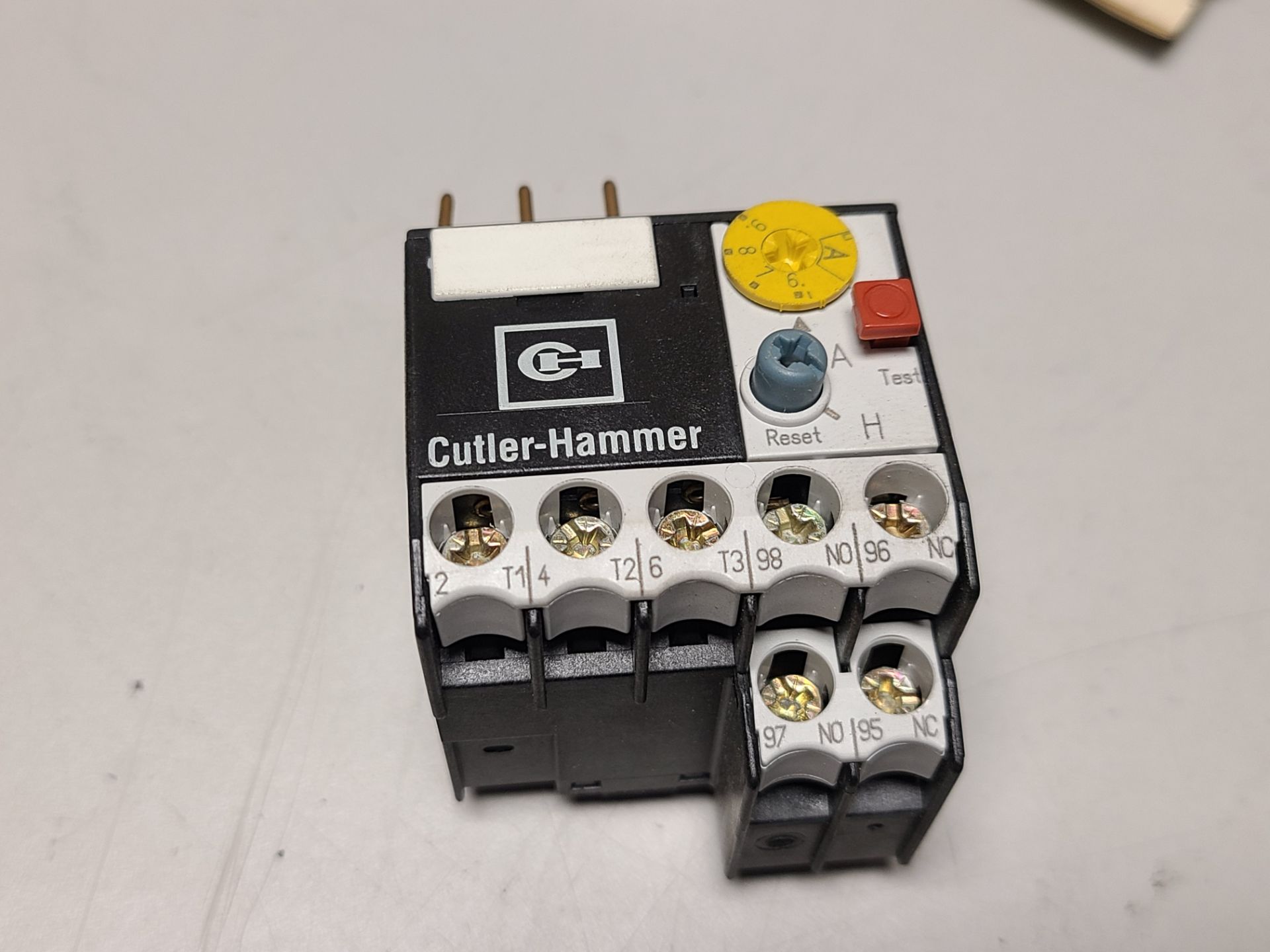 NEW CUTLER HAMMER OVERLOAD RELAY - Image 2 of 3