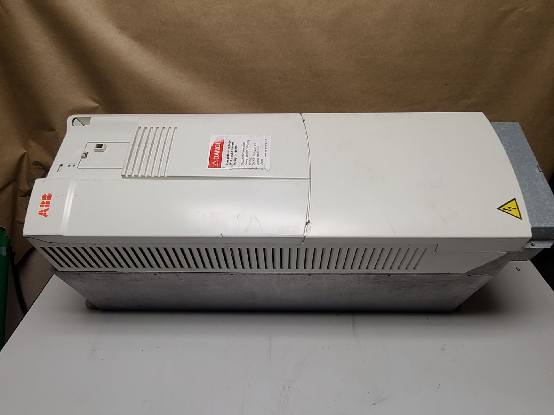 ABB 40HP AC DRIVE ACH401603032 - Image 2 of 8