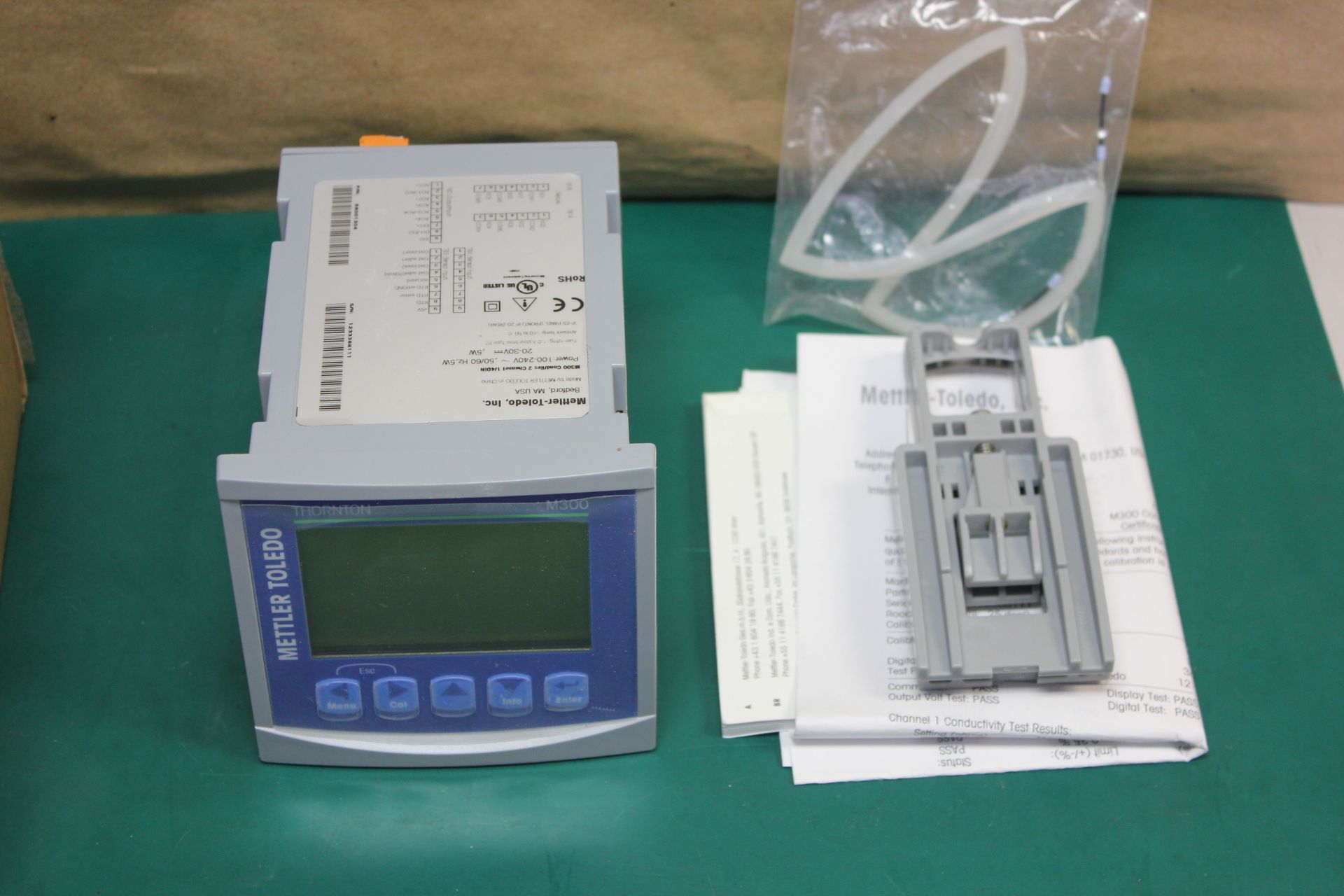 NEW METTLER TOLEDO THORNTON M300 CONDUCTIVITY RESISTIVITY TRANSMITTER - Image 3 of 5