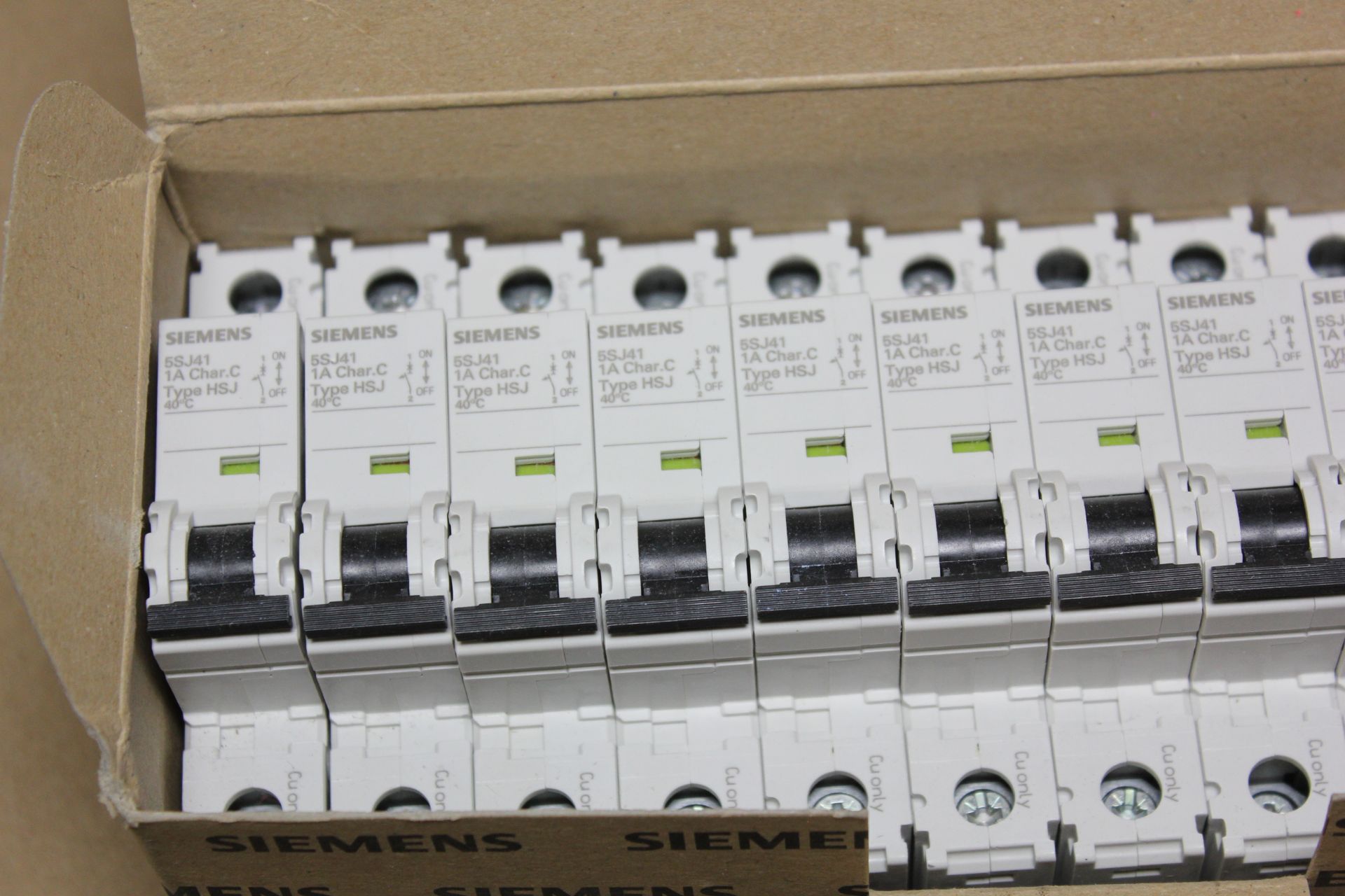 LOT OF NEW SIEMENS CIRCUIT BREAKERS - Image 4 of 5