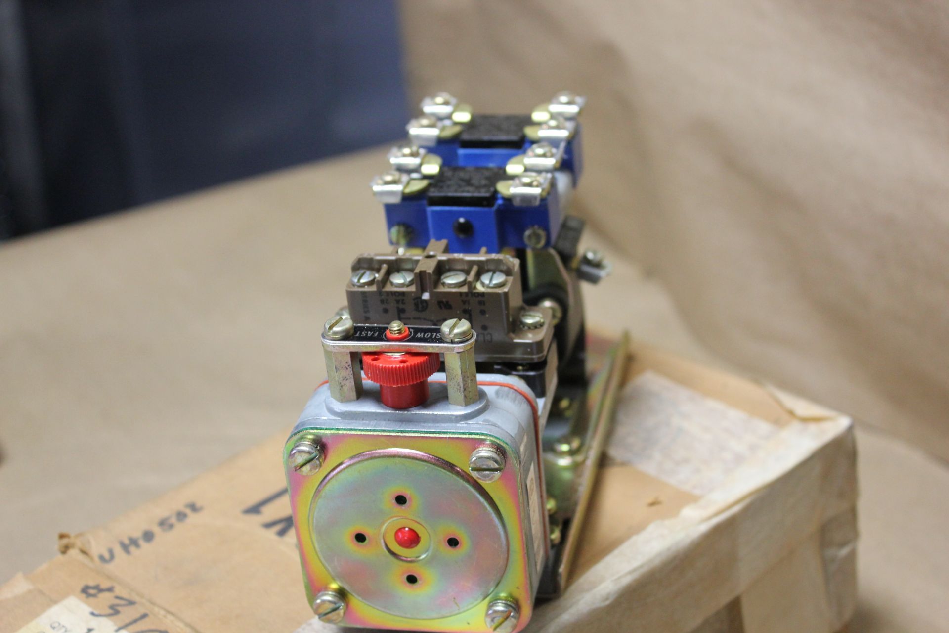 NEW SQUARE D AC PNEUMATIC TIMING RELAY - Image 3 of 3