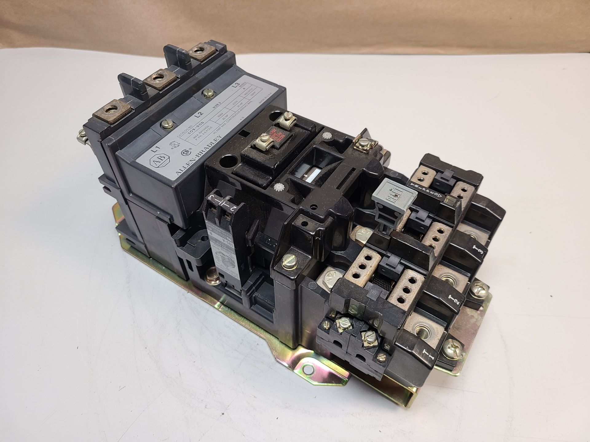 ALLEN BRADLEY STARTER WITH OVEROAD RELAY