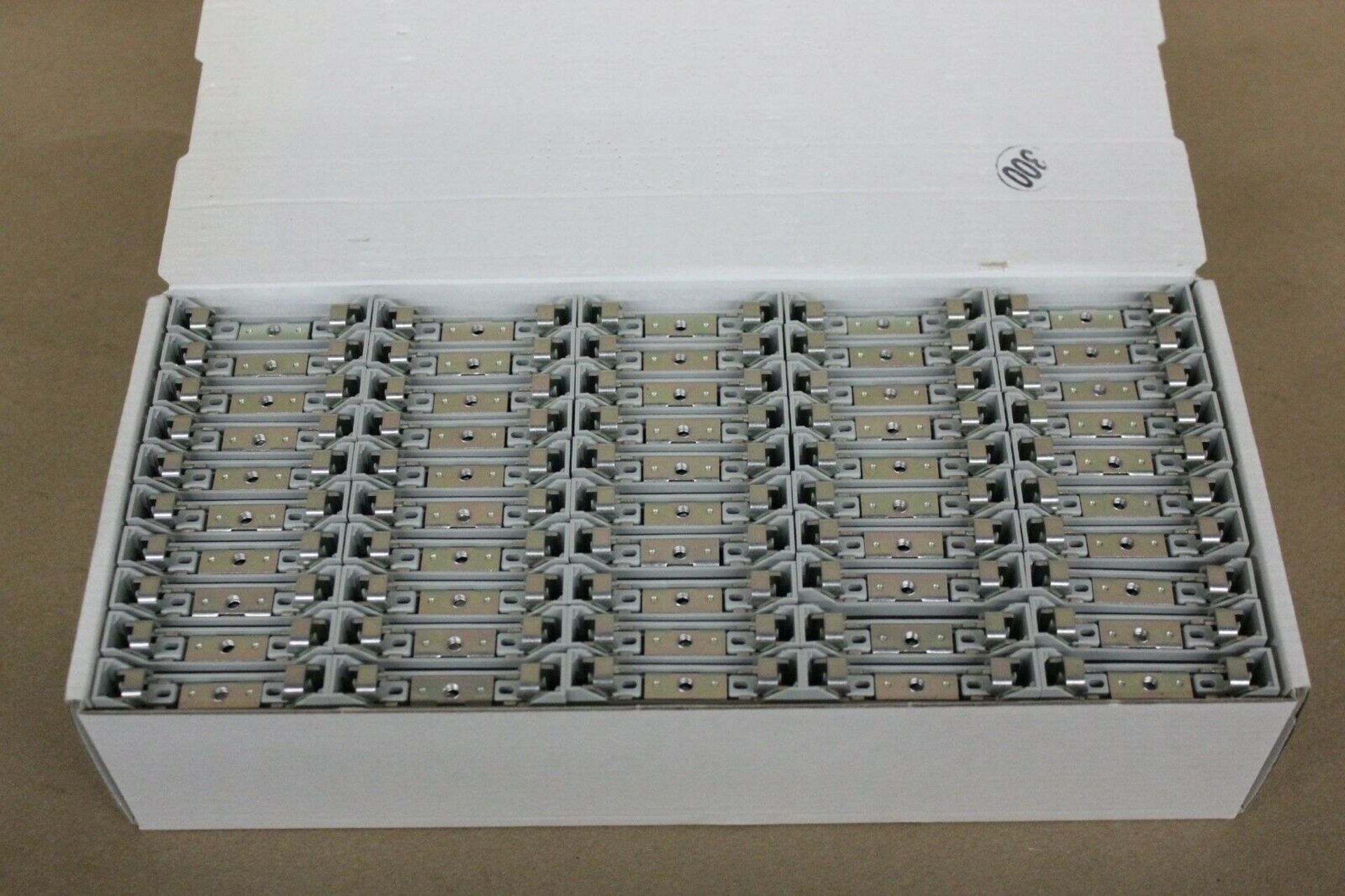 LOT OF 50 NEW ALLEN BRADLEY TERMINAL BLOCK END ANCHORS - Image 3 of 3