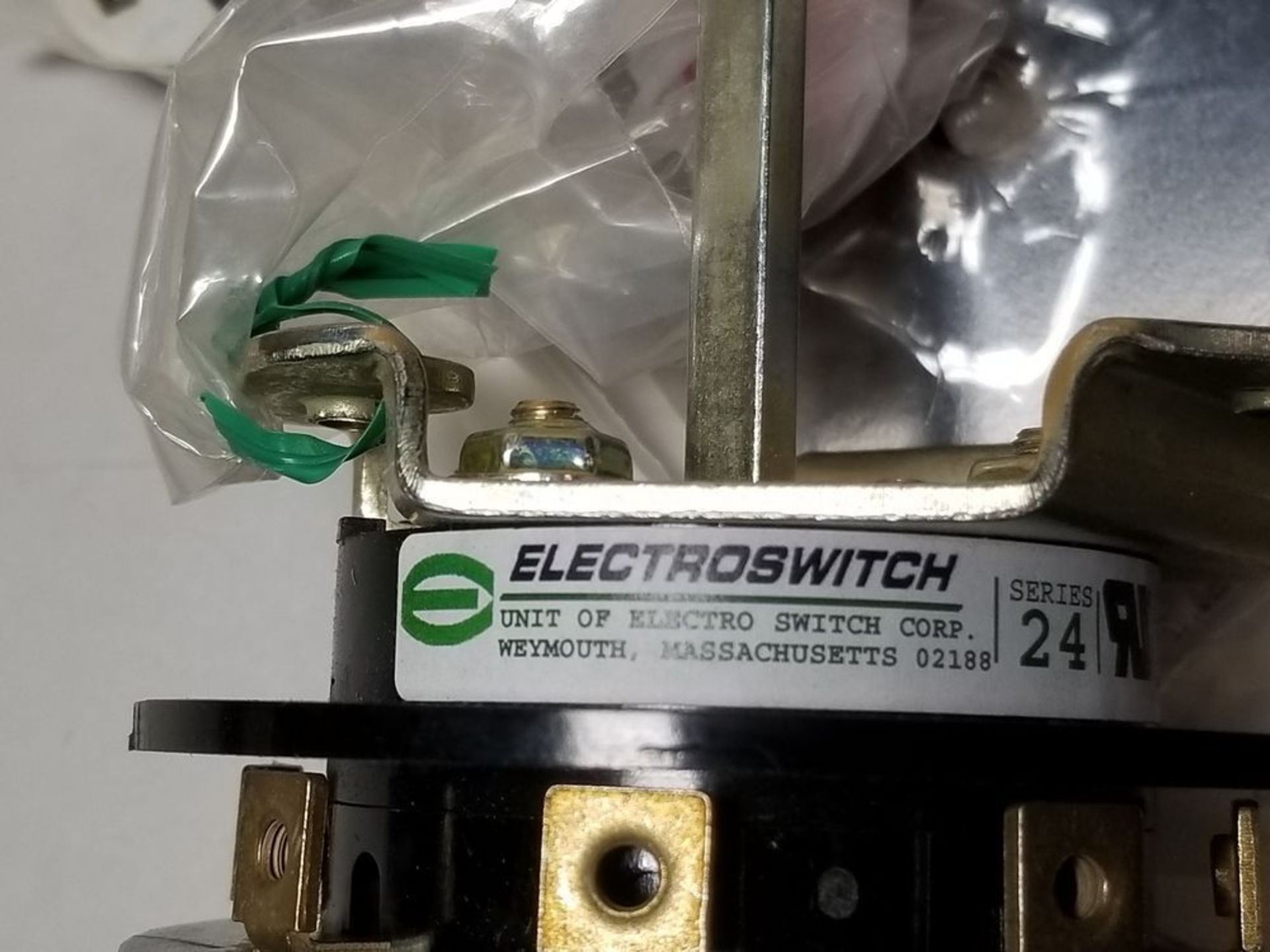 NEW ELECTROSWITCH SERIES 24 ROTARY CONTROL SWITCH - Image 5 of 8