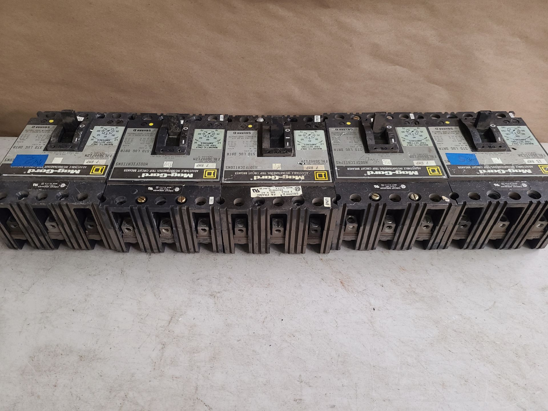 LOT OF SQUARE D MAG-GARD INDUSTRIAL MOLDED CASE CIRCUIT BREAKERS - Image 10 of 11