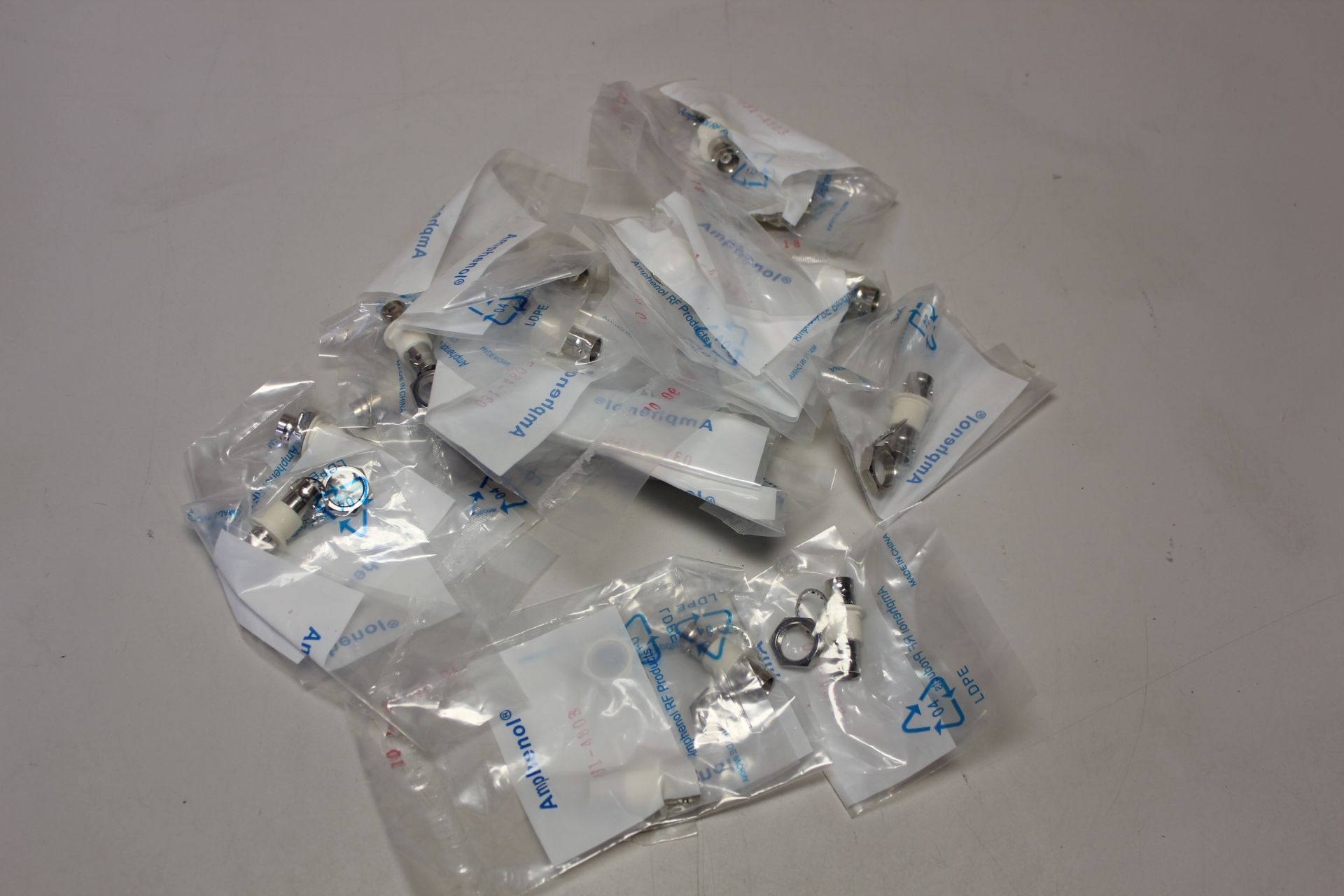 LOT OF NEW AMPHENOL RF CONENCTORS