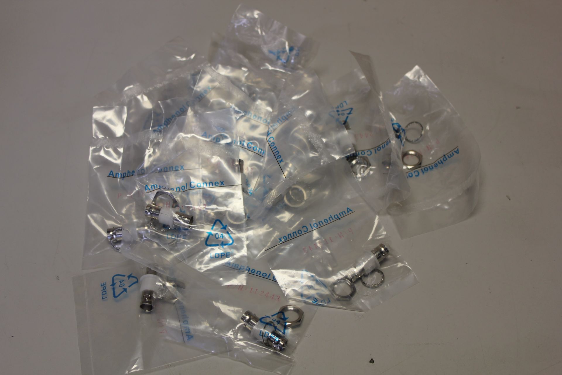 LOT OF NEW AMPHENOL RF CONENCTORS