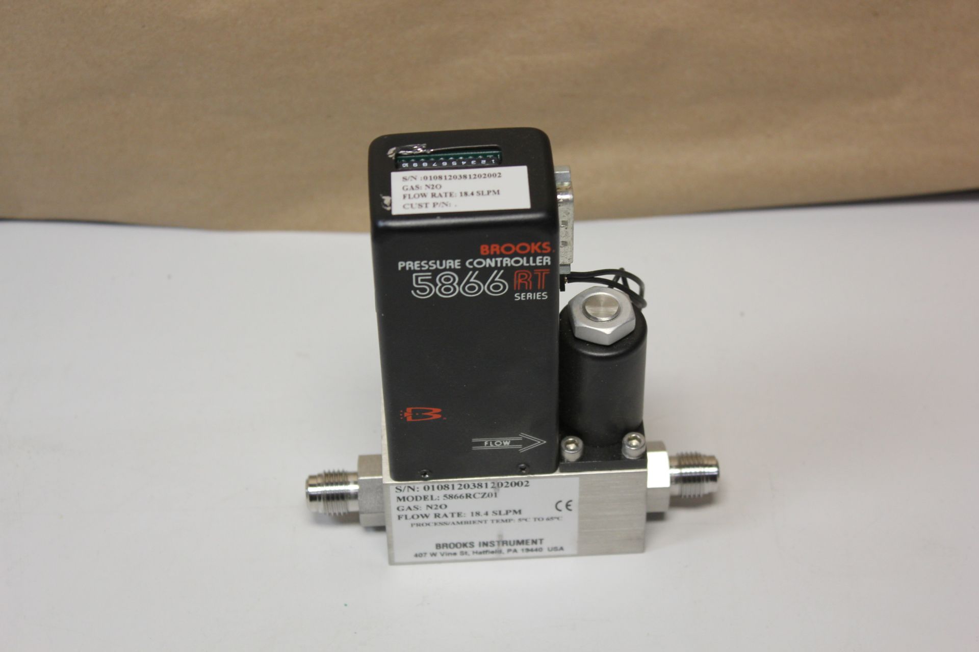 BROOKS 5866 RT PRESSURE CONTROLLER FLOW METER