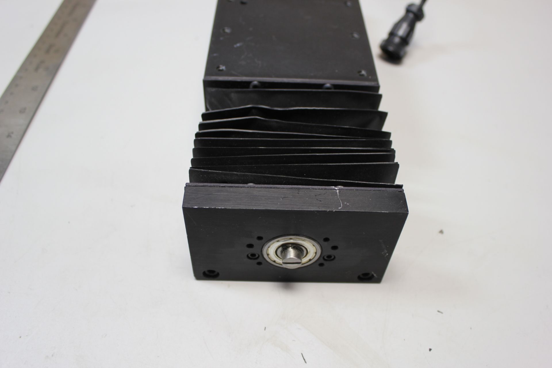 DCI PRECISION LINEAR STAGE WITH STEPPER MOTOR - Image 4 of 4