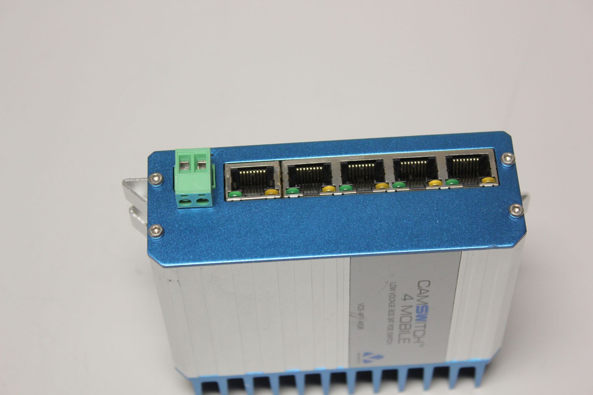 VERACITY CAMSWITCH 4 MOBILE POE SWITCH - Image 3 of 4