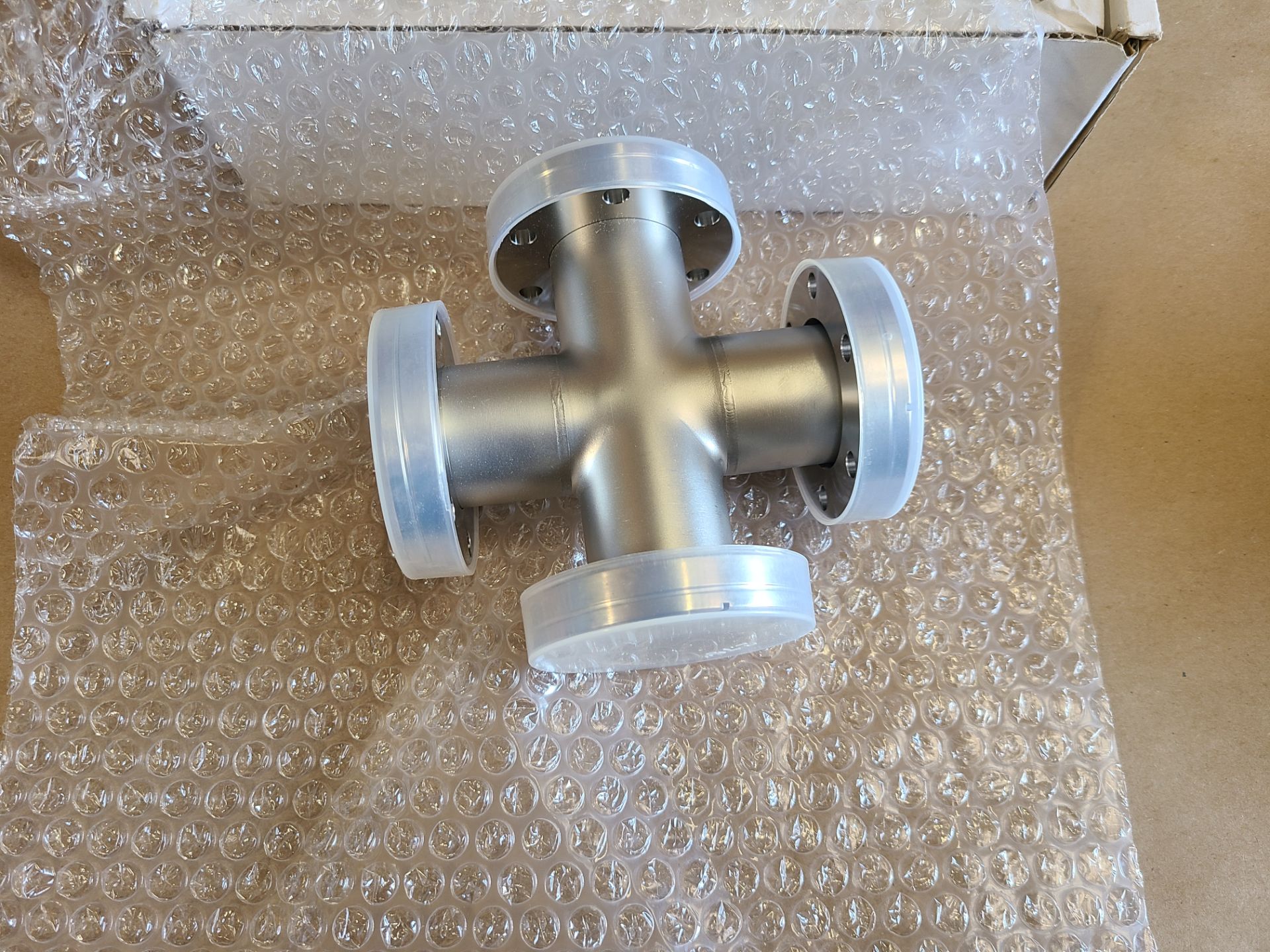 NEW AGILENT 4 WAY HIGH VACUUM SS 4 WAY CROSS FITTING 2.75" CF - Image 3 of 6