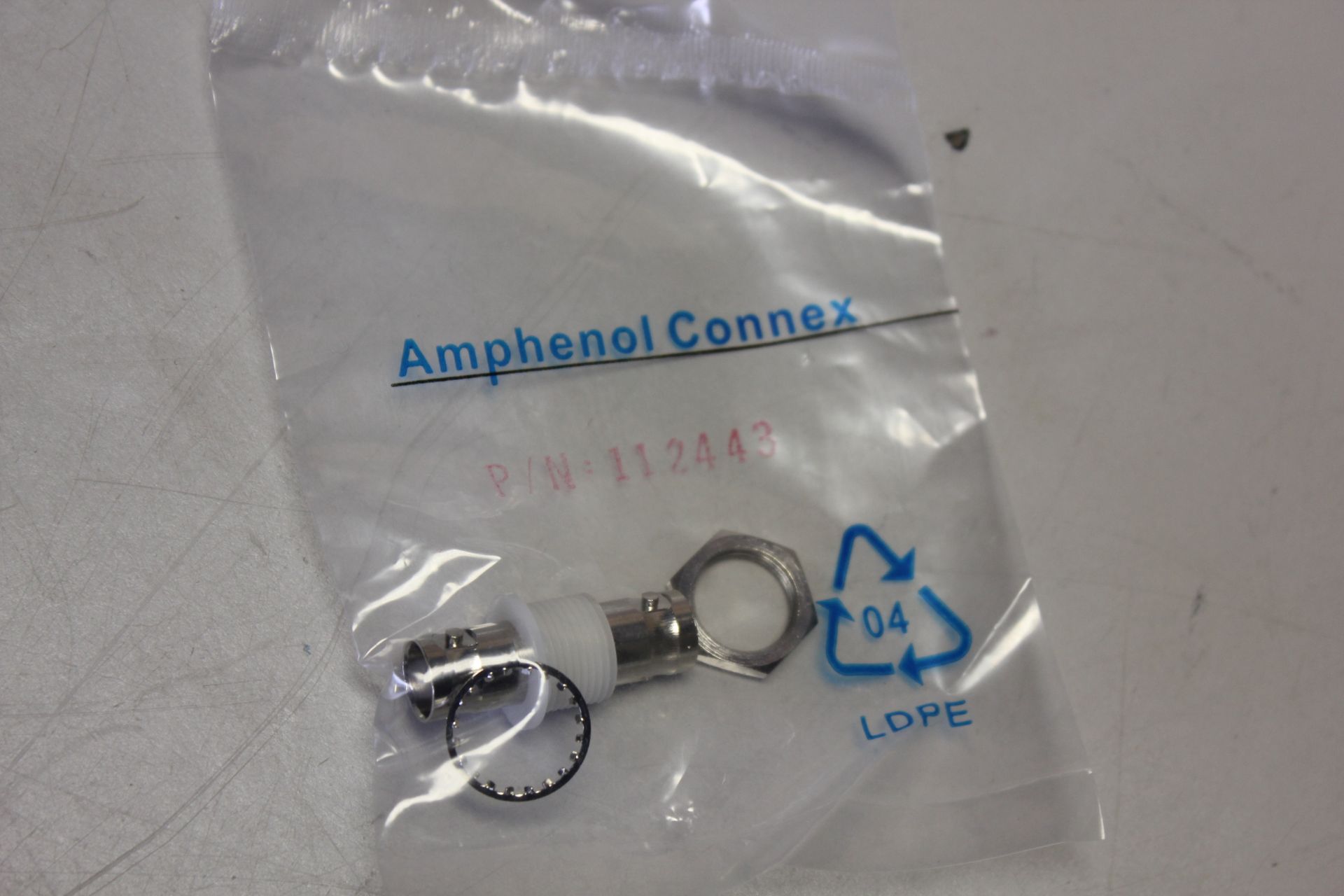 LOT OF NEW AMPHENOL RF CONENCTORS - Image 2 of 3
